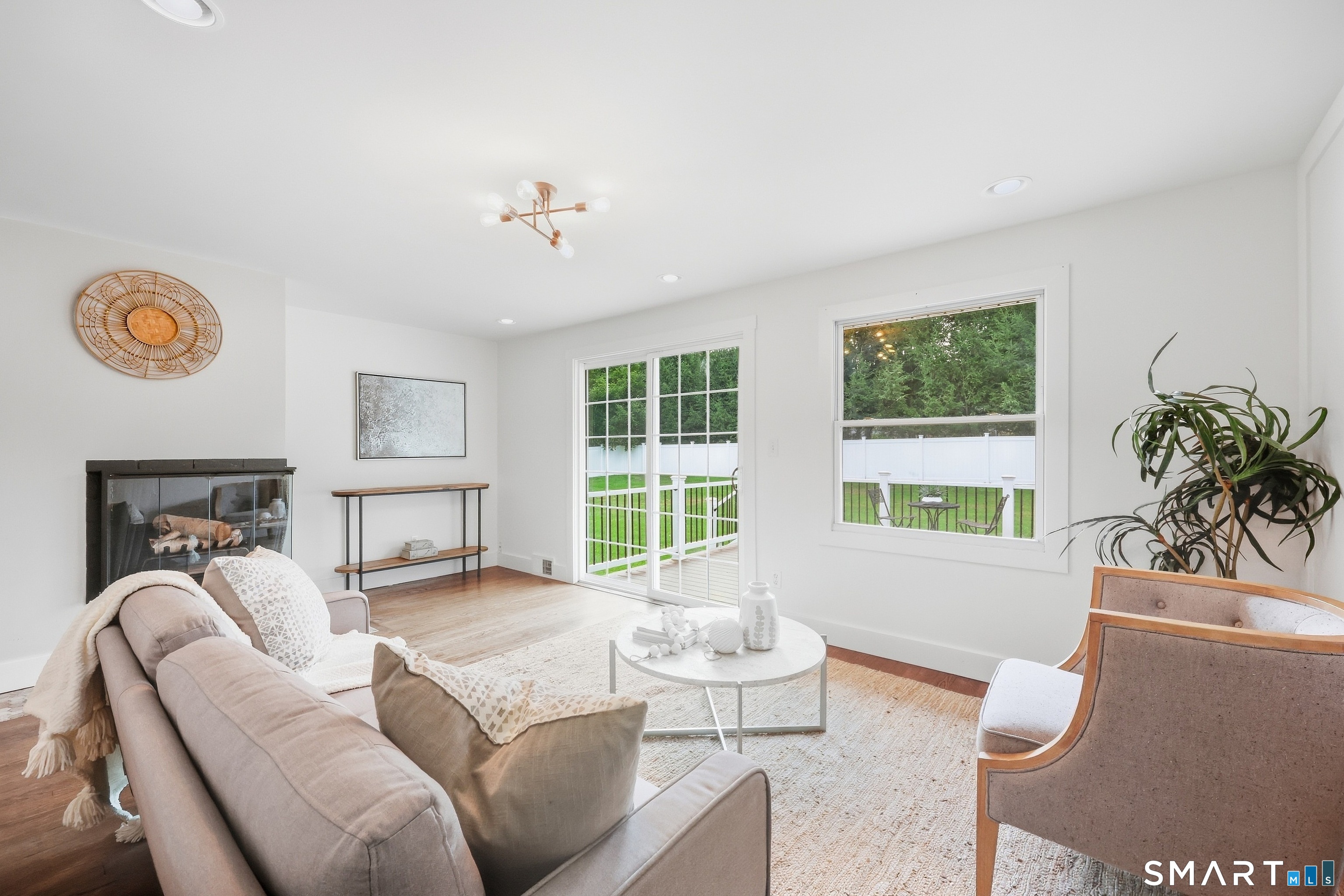 81 Elm Street photo 6