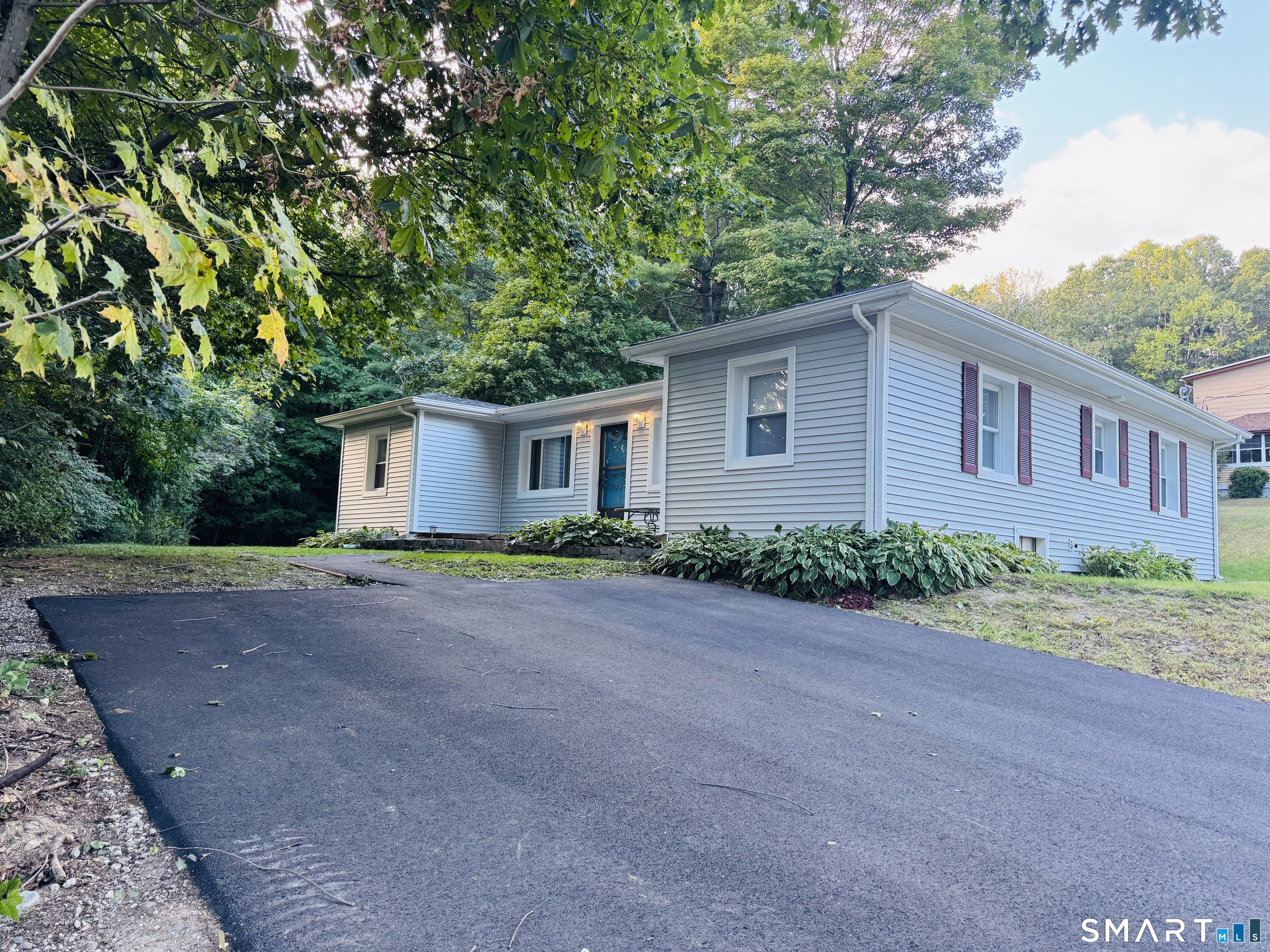 Photo 3 of Single family home for sale at 11 Ash St, Putnam, CT 06260 | MLS# 24209309 | Listing updated on 2026-09-29