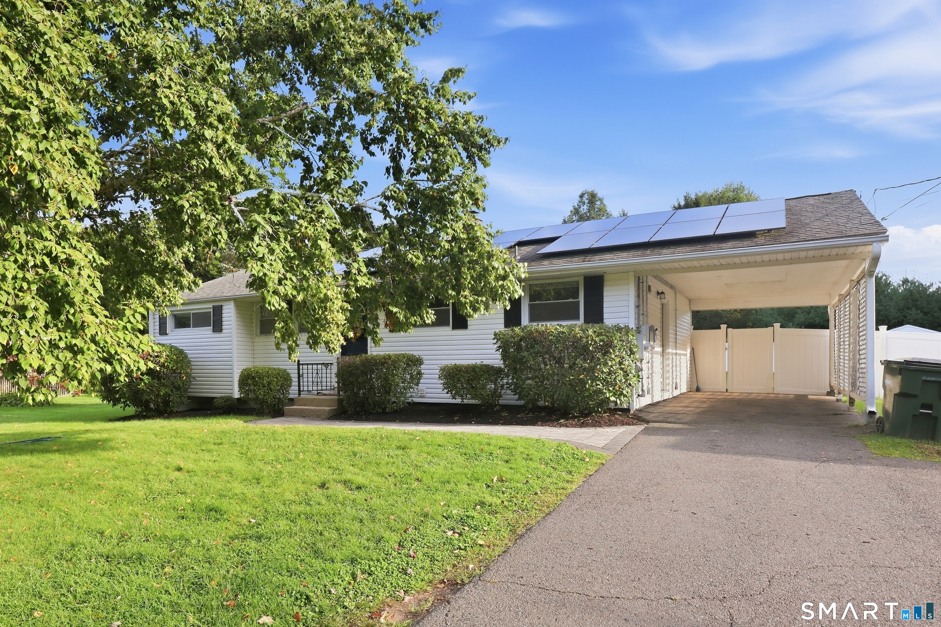 81 Elm Street photo 3