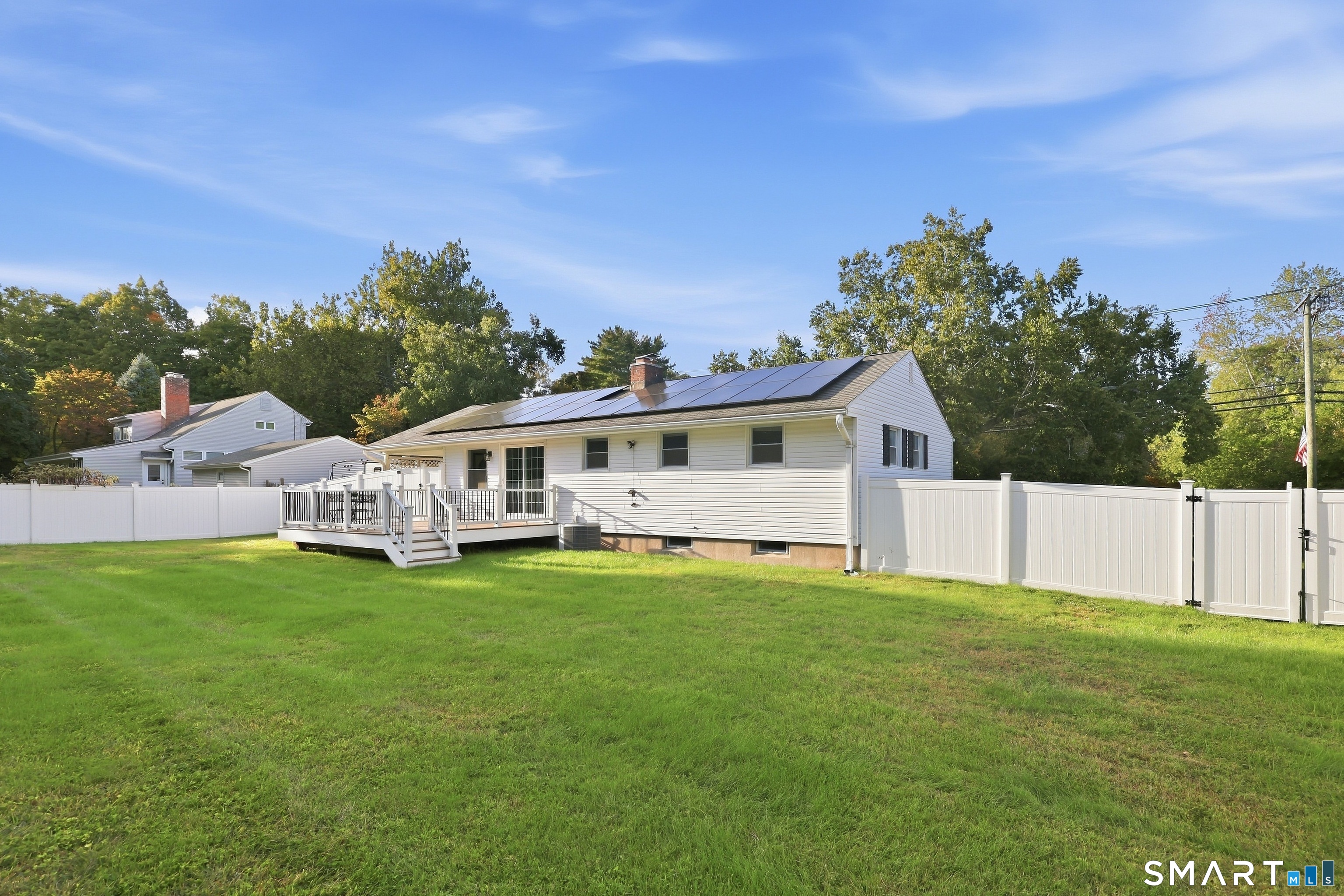 81 Elm Street photo 34