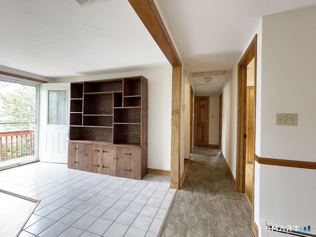 6 Colonial Drive photo 7