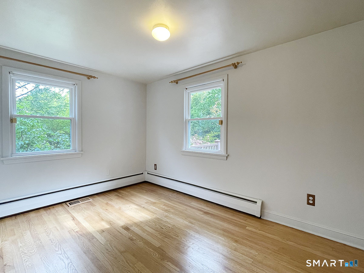 6 Colonial Drive photo 13