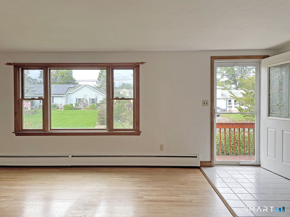 6 Colonial Drive photo 8