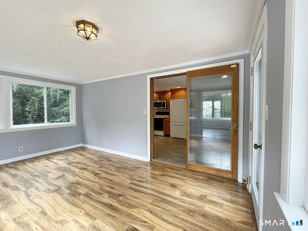 6 Colonial Drive photo 12