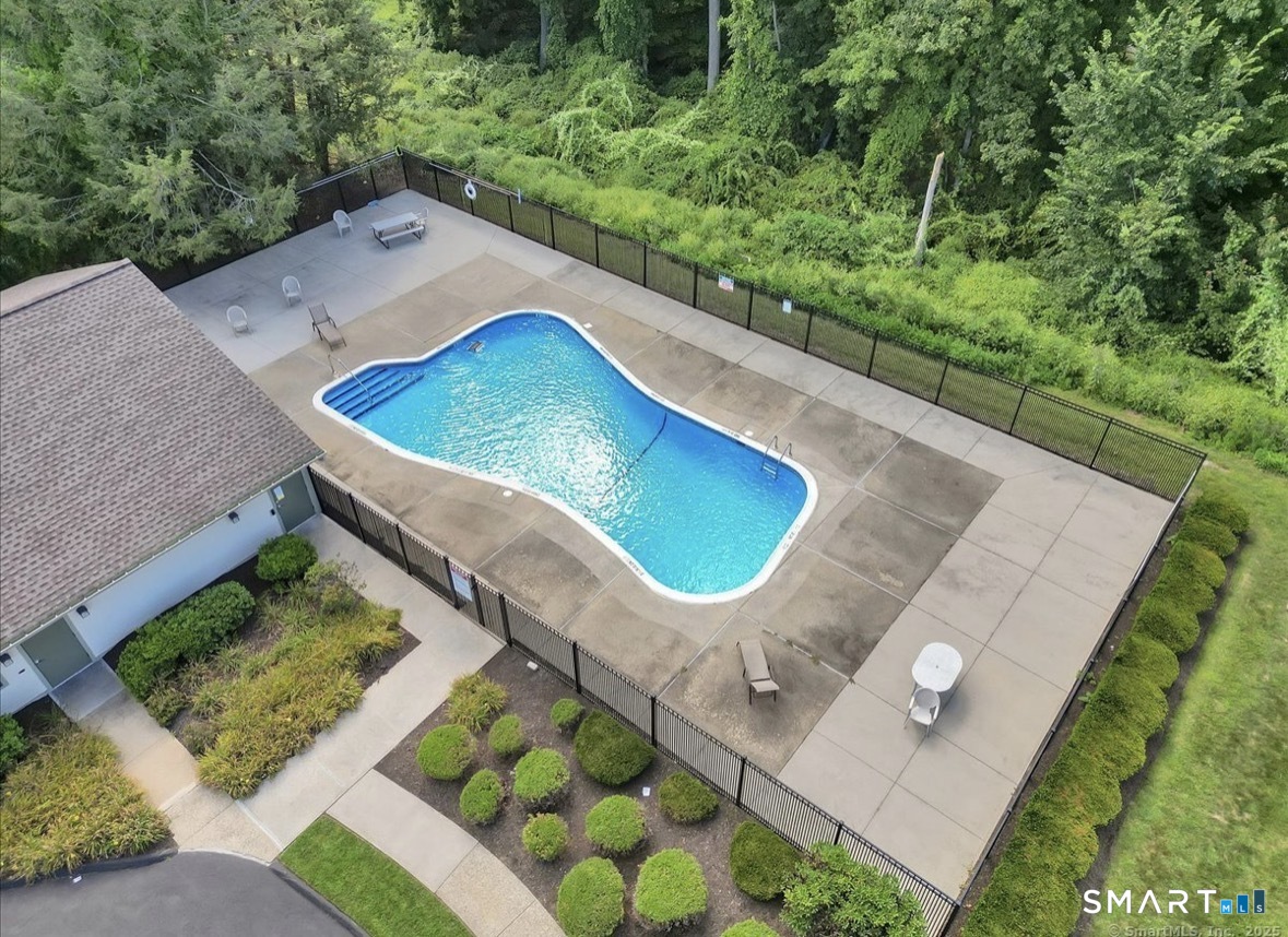 802 Summer Hill Drive Unit #802 photo 22