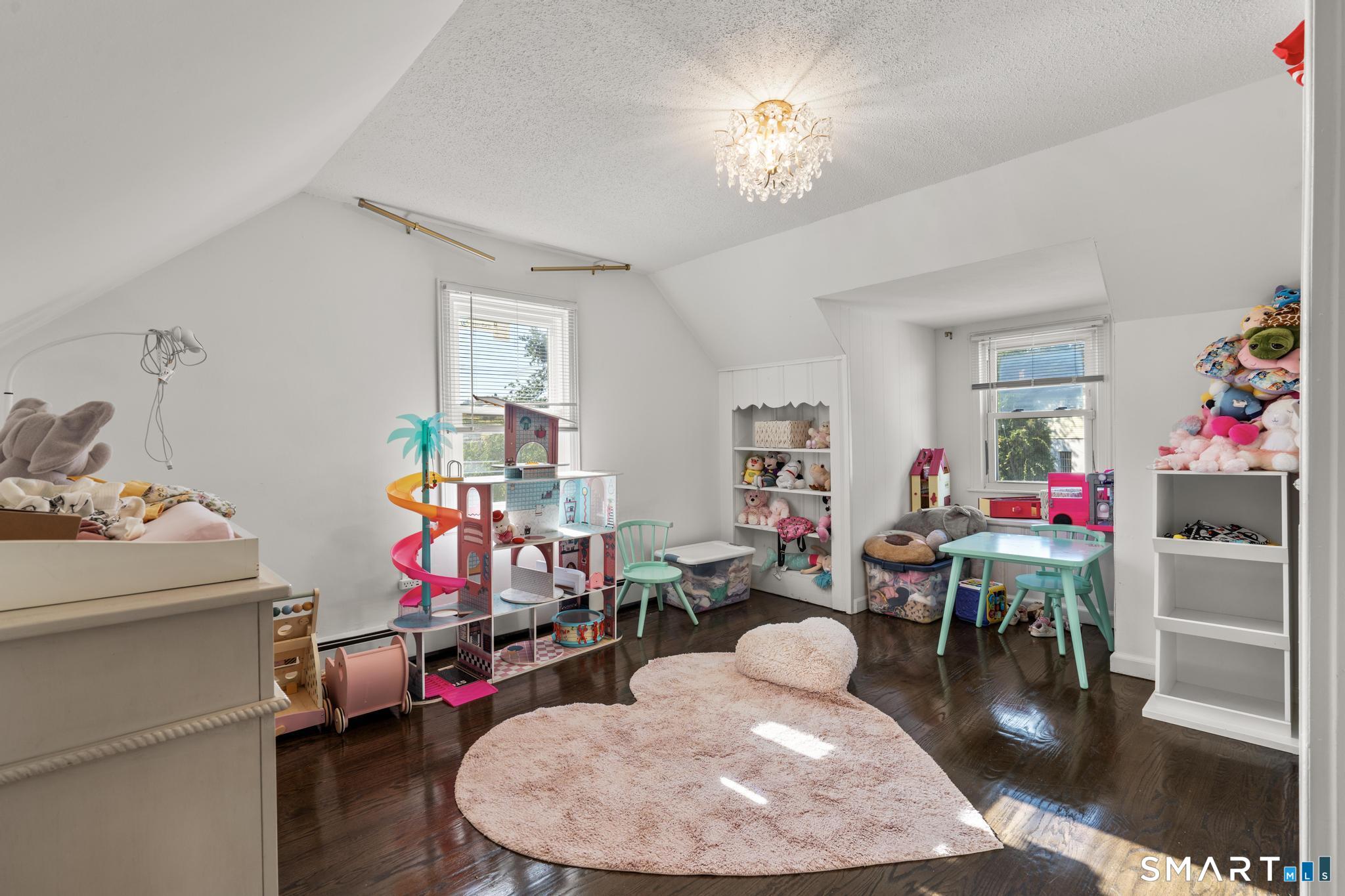 57 Burr Street photo 11