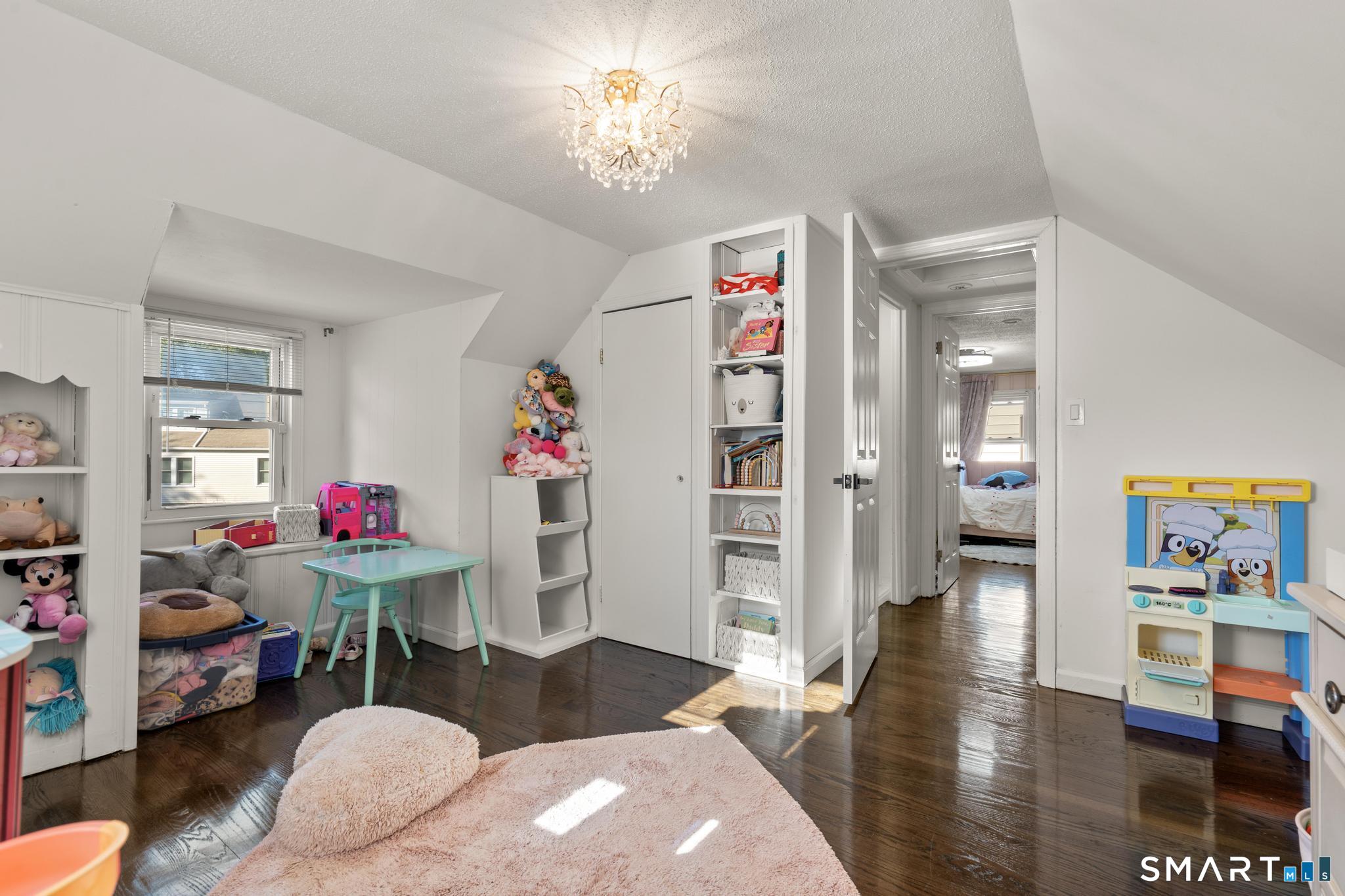 57 Burr Street photo 12