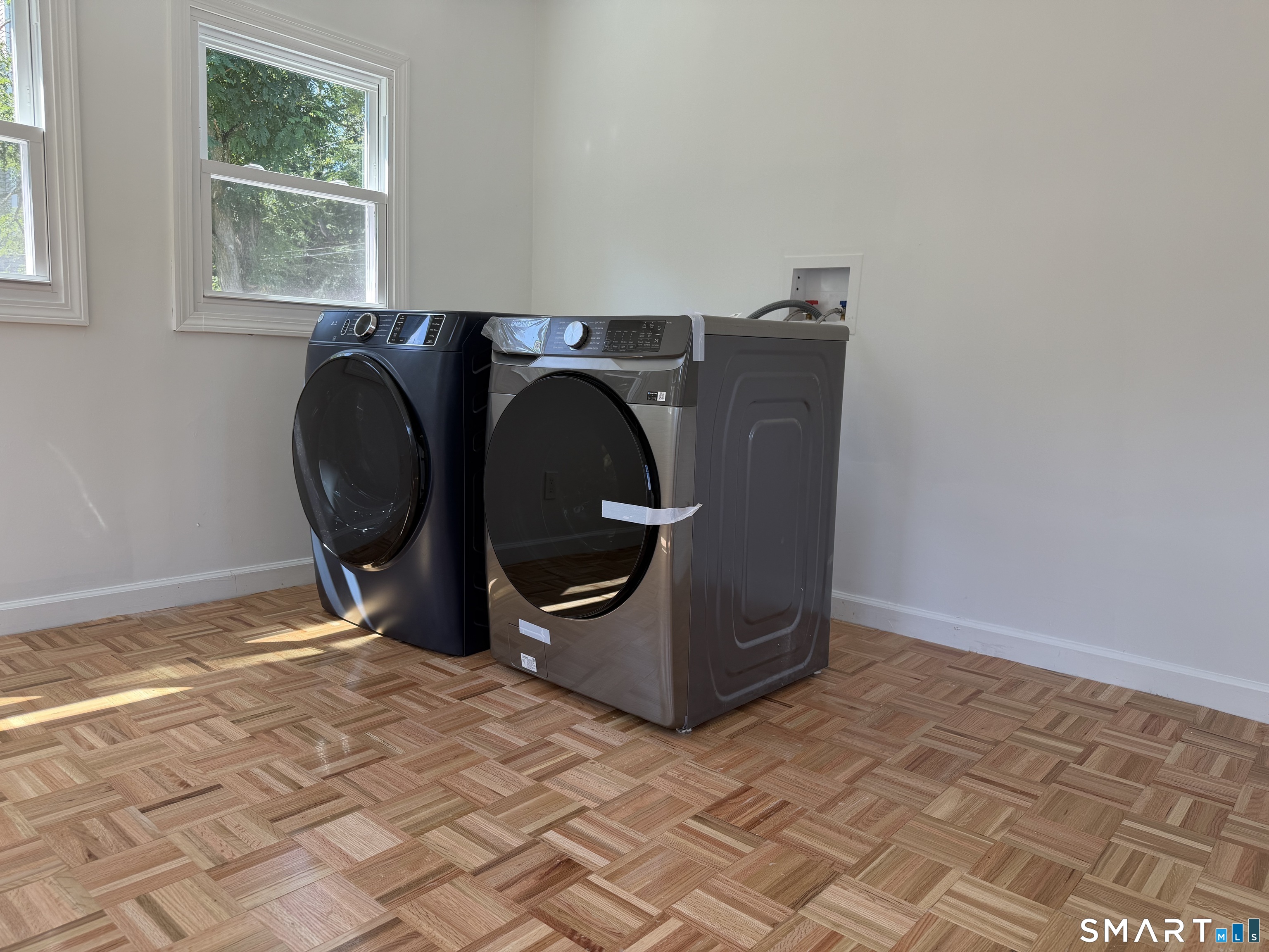 762 Woodin Street photo 8
