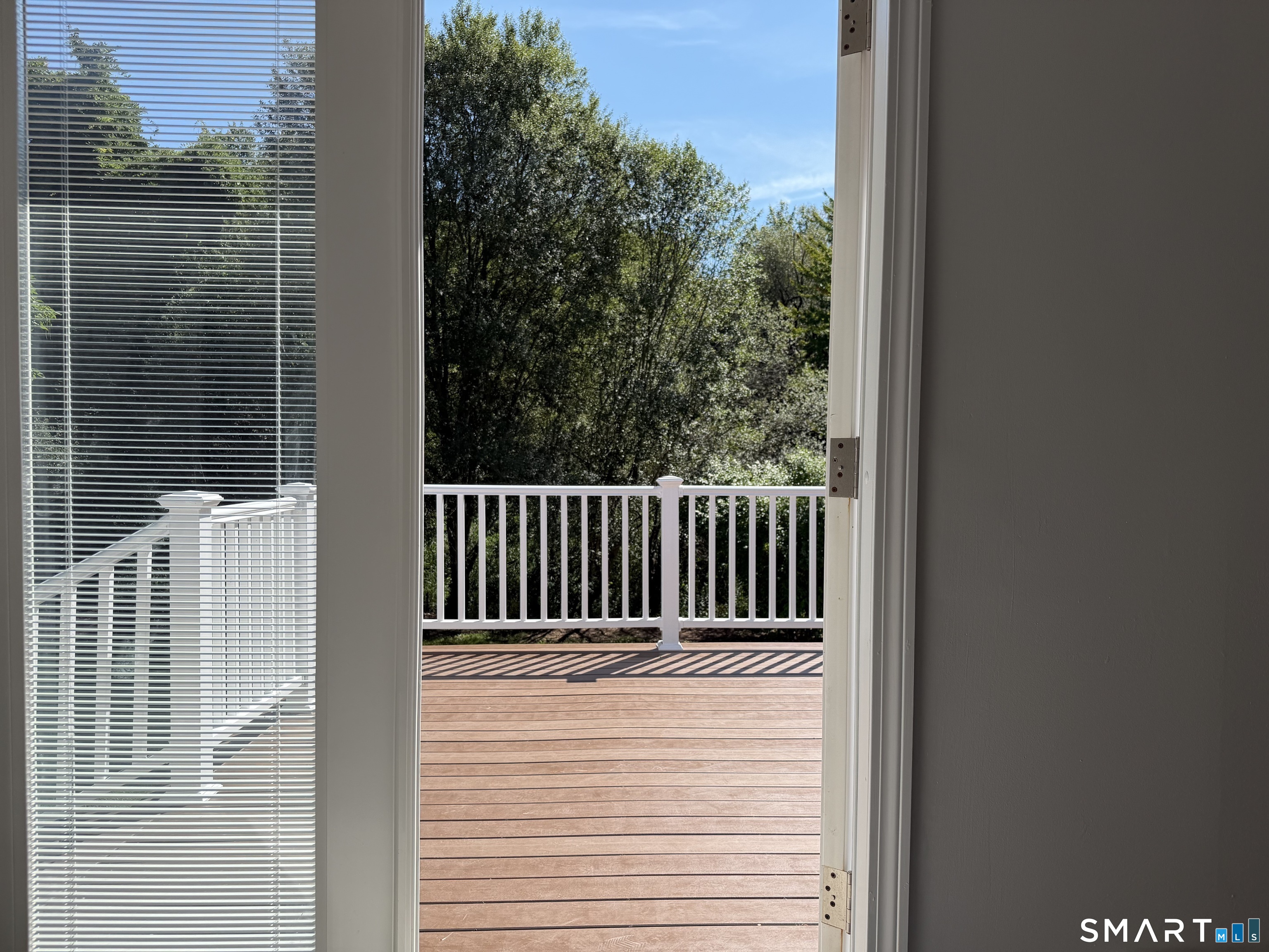 762 Woodin Street photo 6