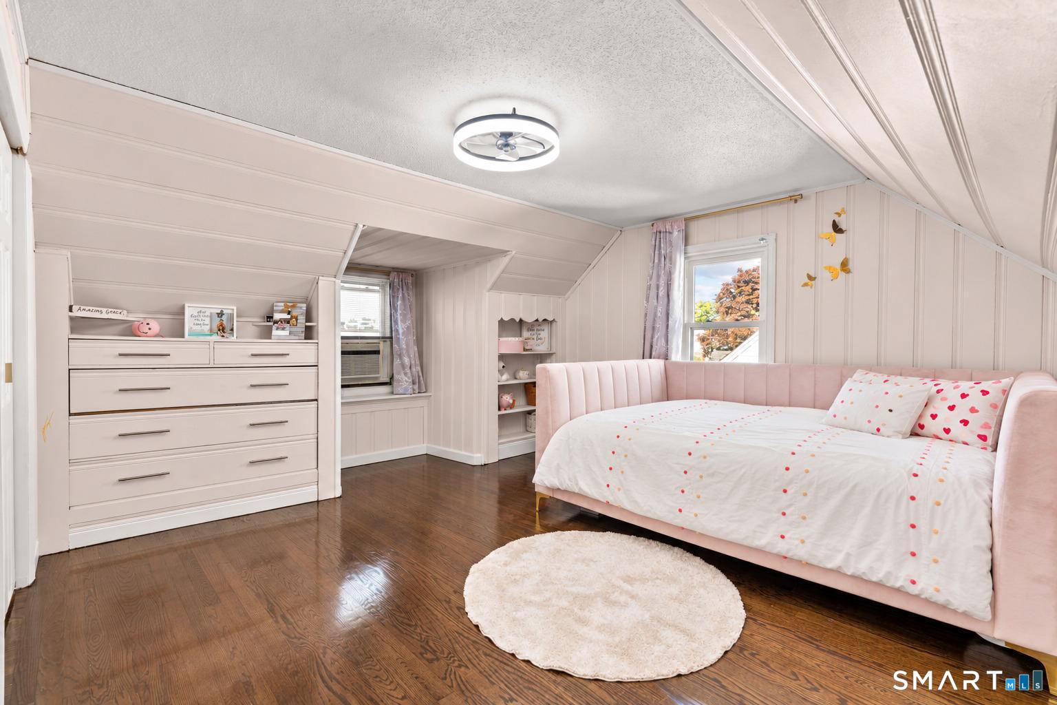 57 Burr Street photo 13