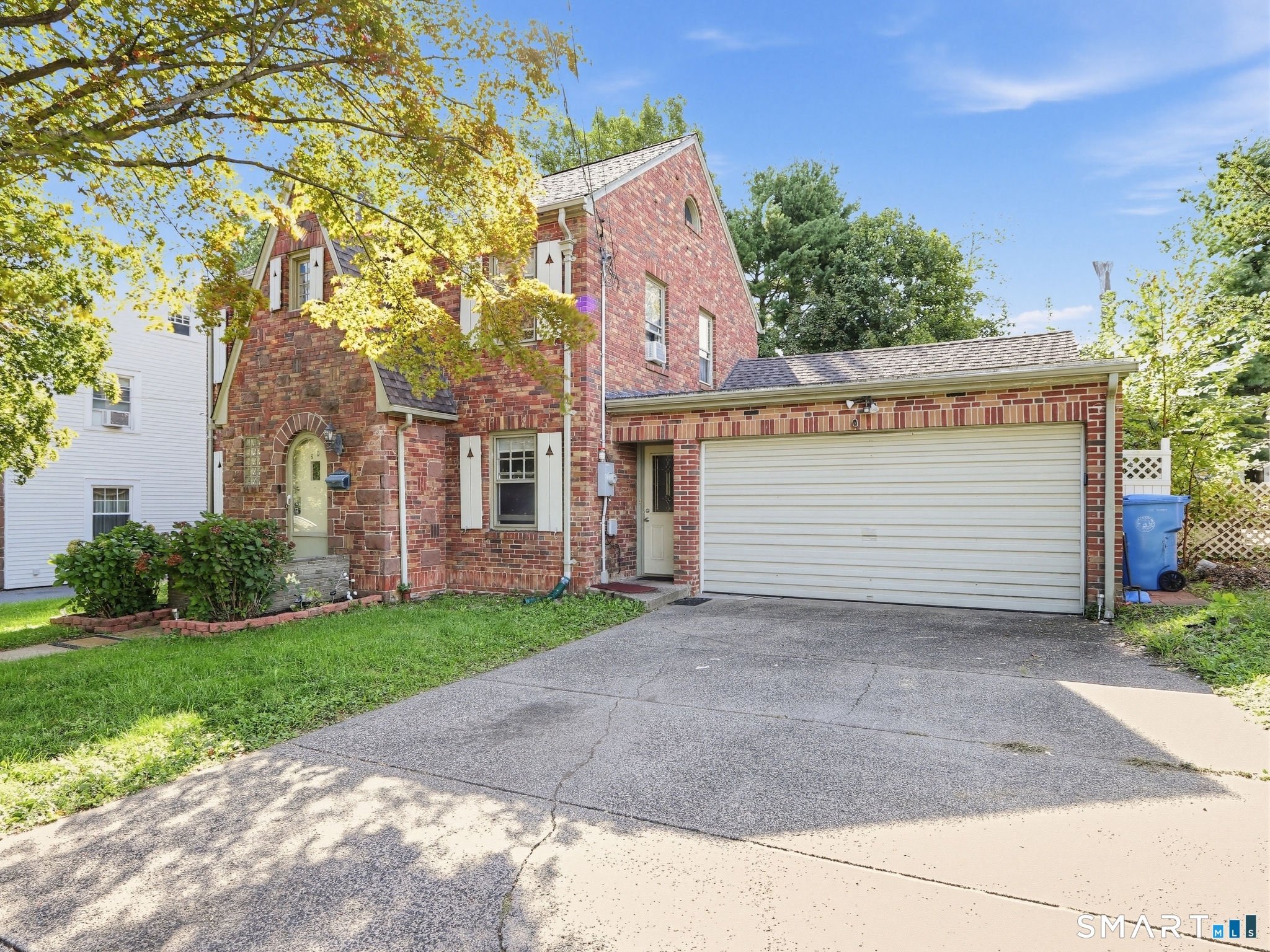 60 Eddy Glover Boulevard