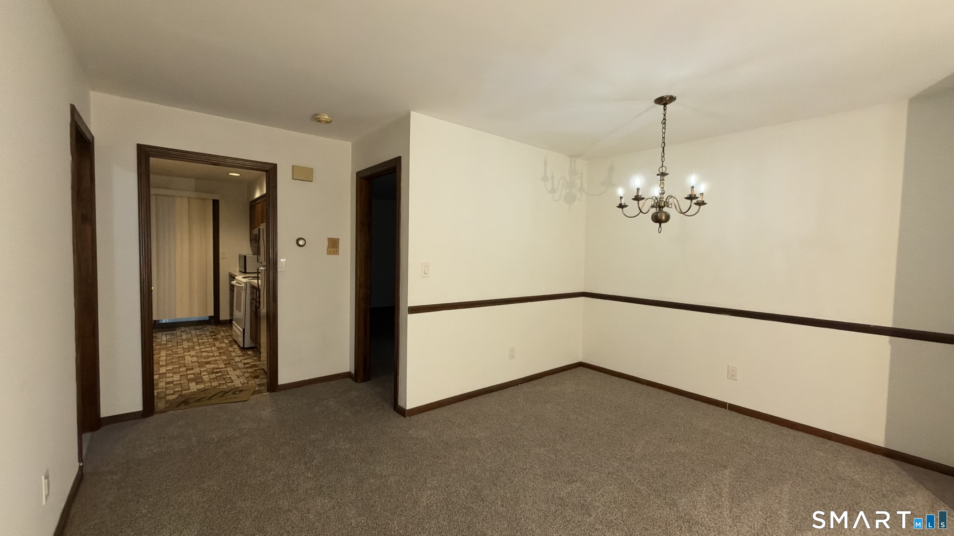 Foto 8 de Condominio en renta en 375 Glendale Avenue #D2, Bridgeport, CT — $1,600/mes