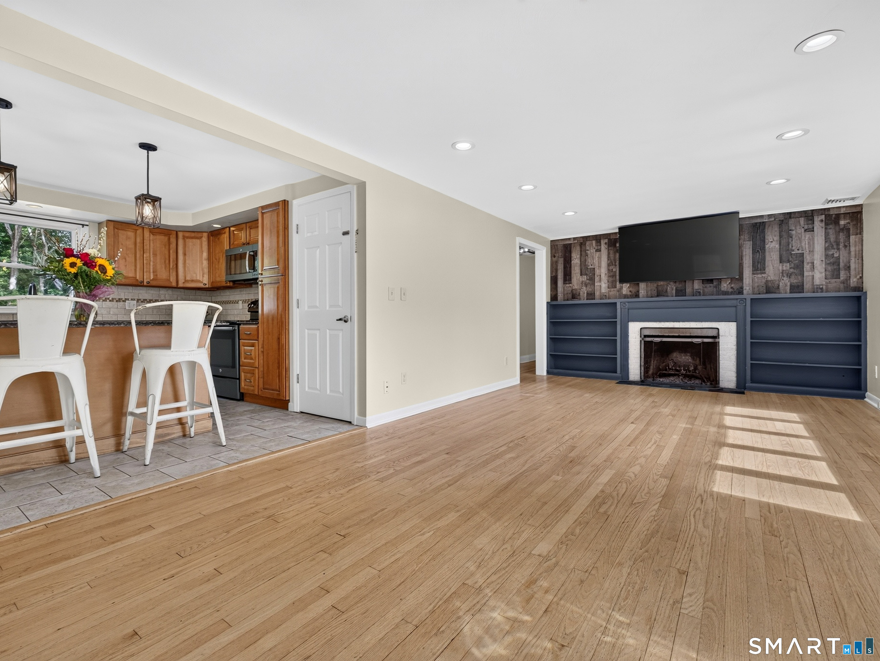 527 Clintonville Road photo 11