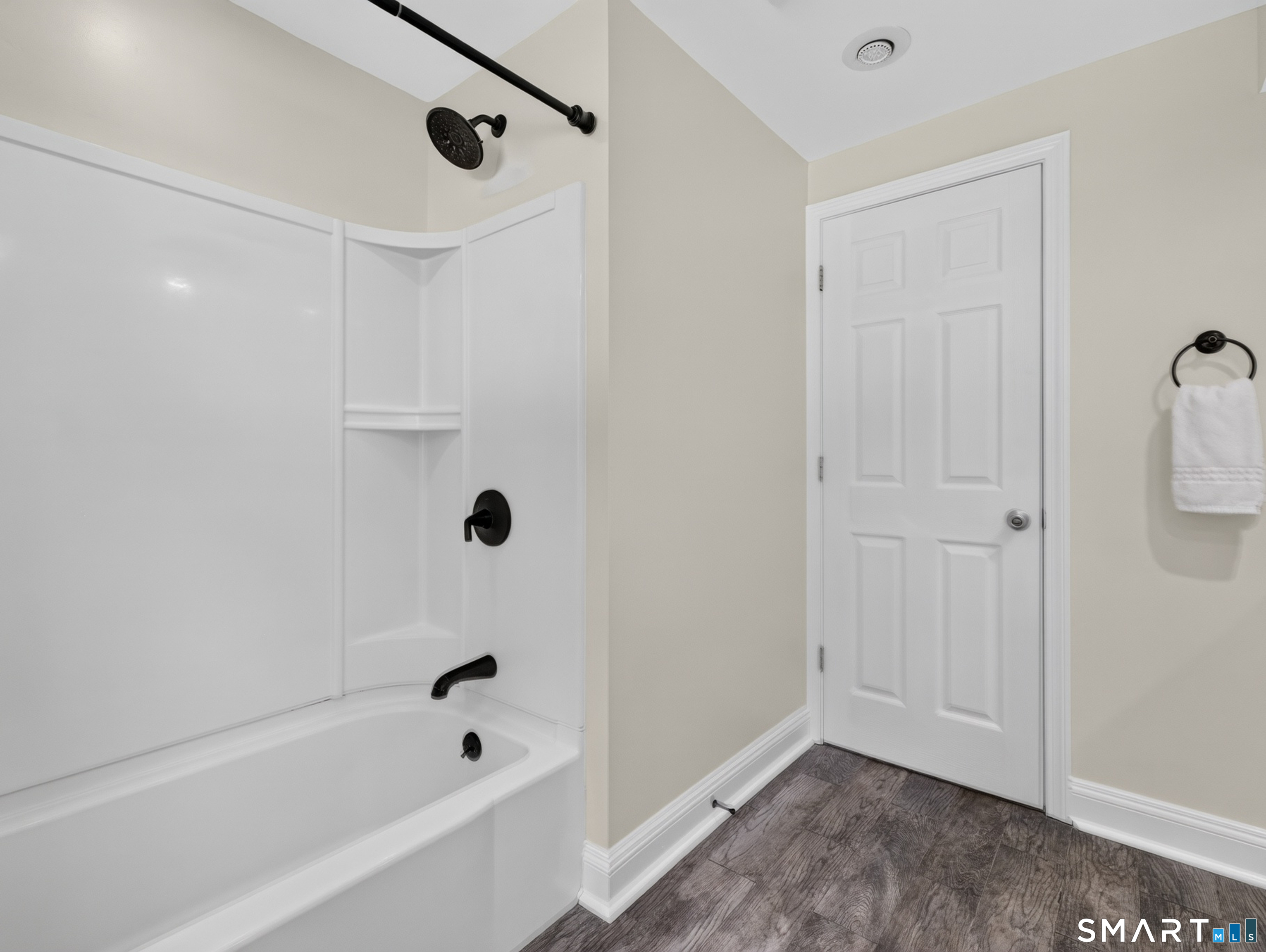 527 Clintonville Road photo 24