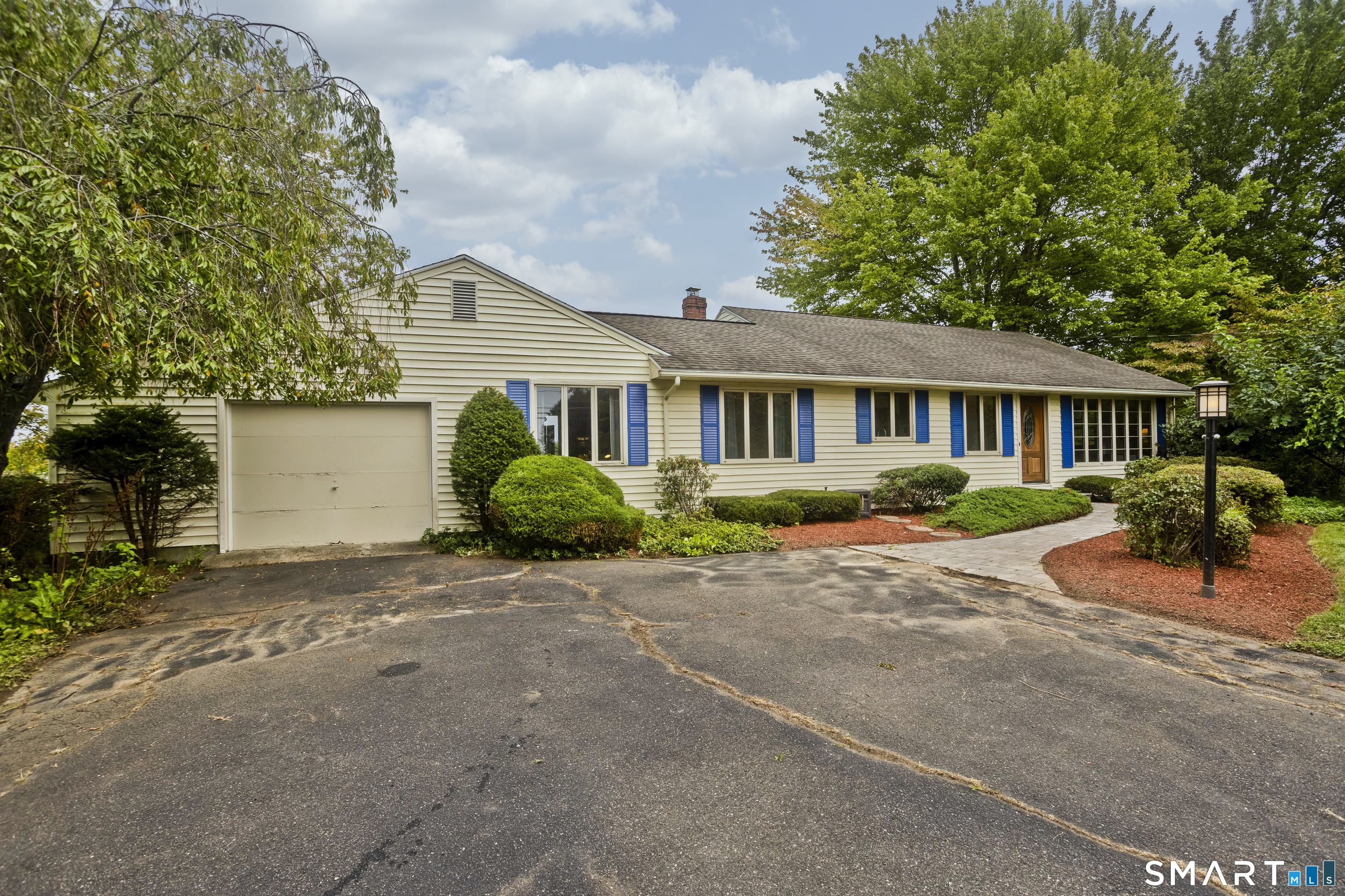890 North Street photo 2