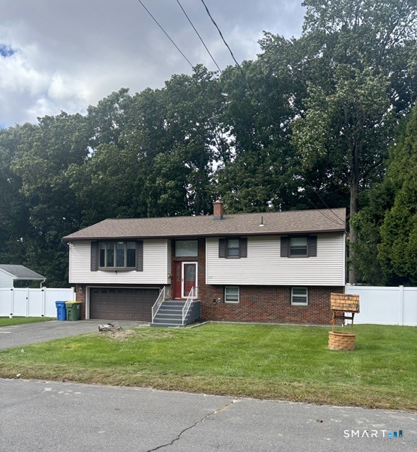 129 Oldham Avenue photo 2
