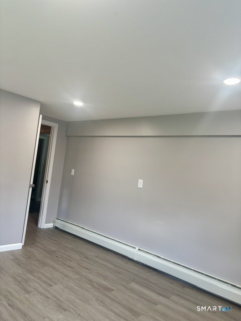 129 Oldham Avenue photo 22