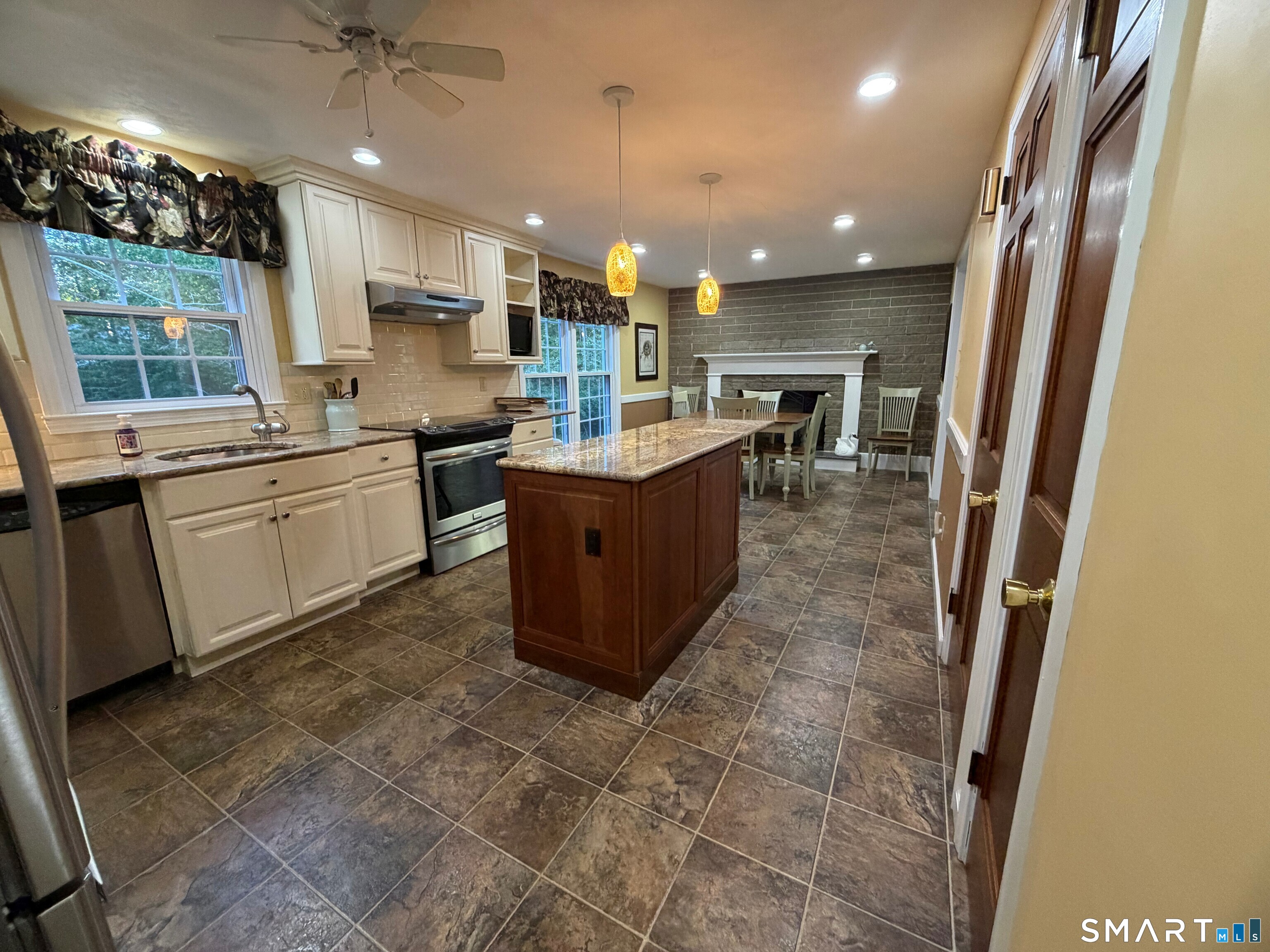 26 Fern Drive photo 5