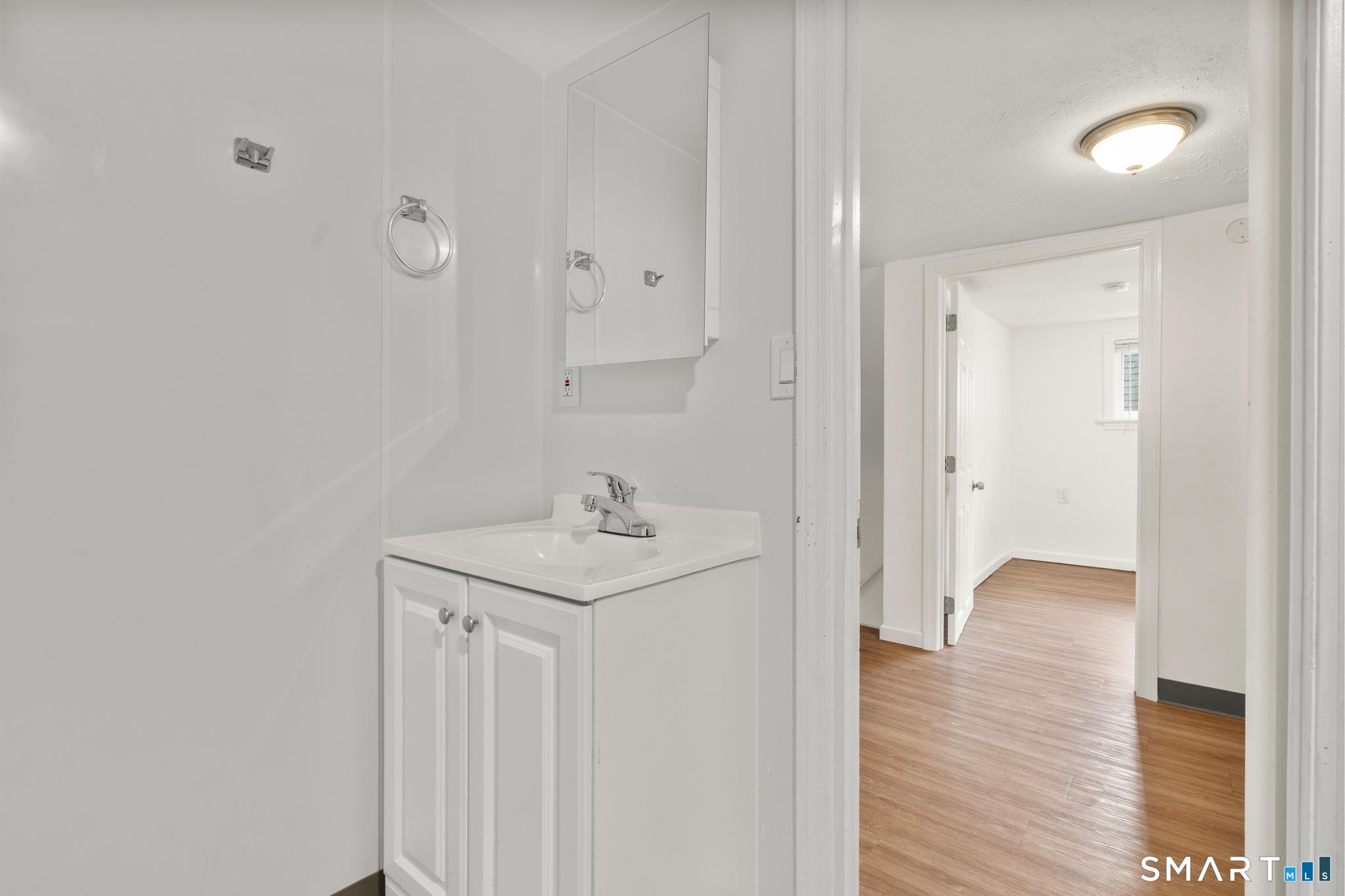 323 West Division Street photo 16