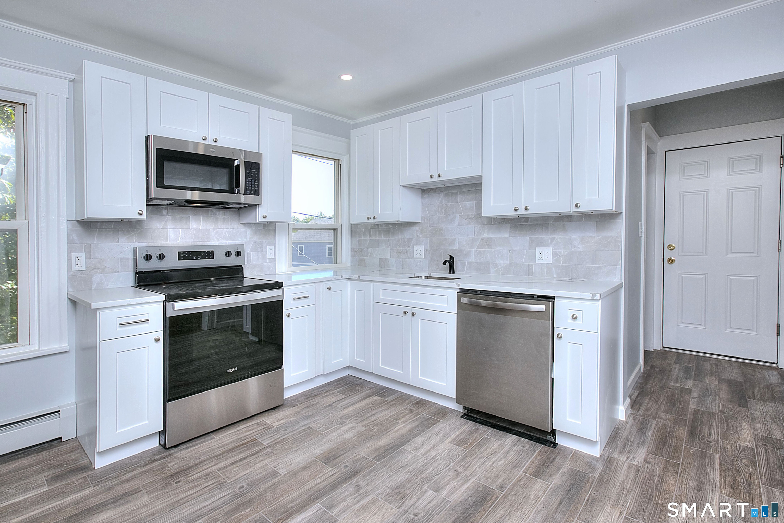 2029 Kings Highway photo 24