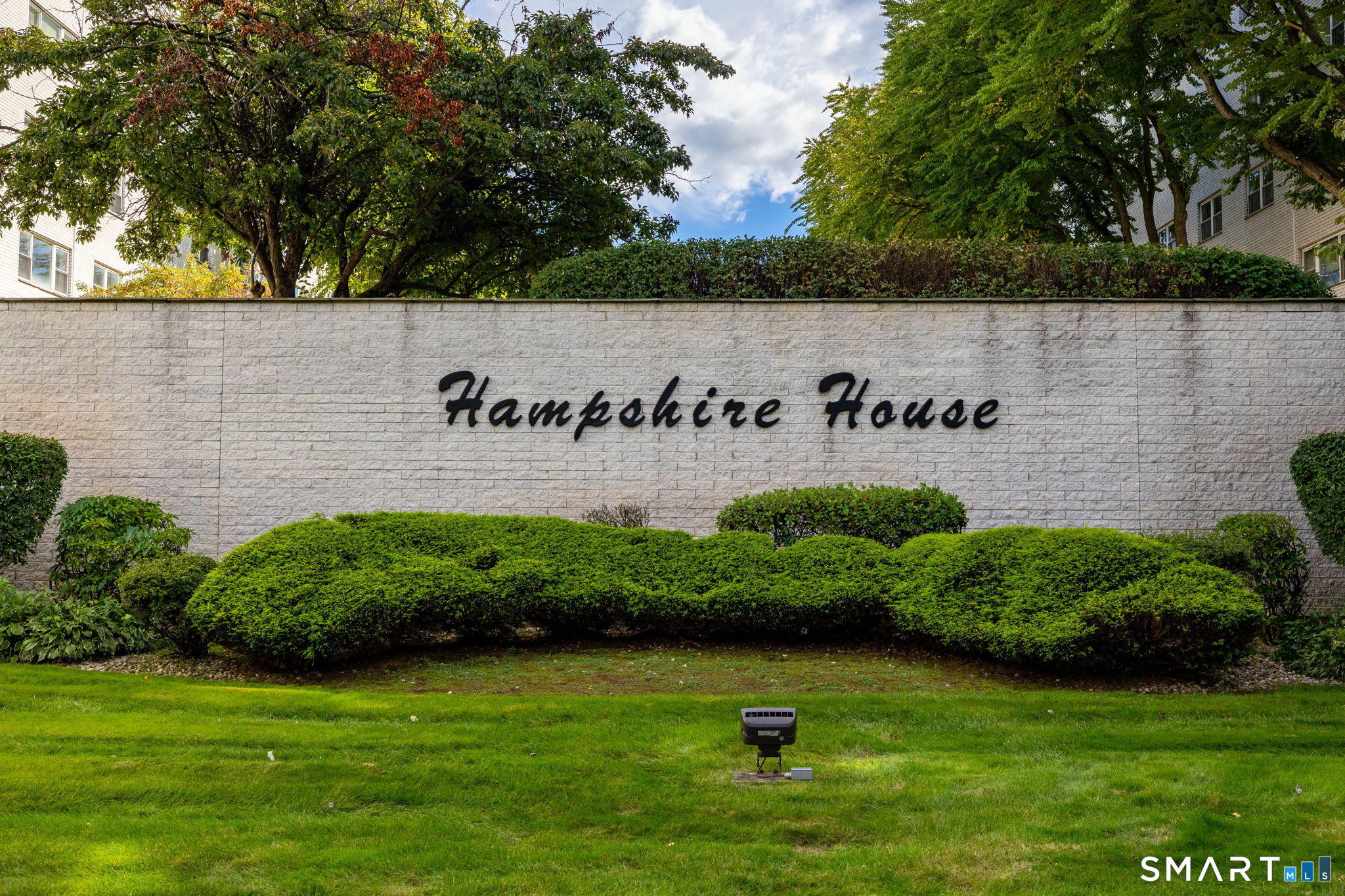 887 Farmington Avenue, #6F, West Hartford, CT 06119