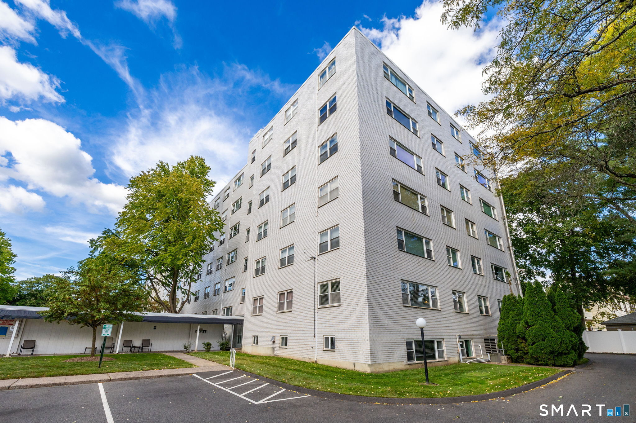 887 Farmington Avenue, #6F, West Hartford, CT 06119
