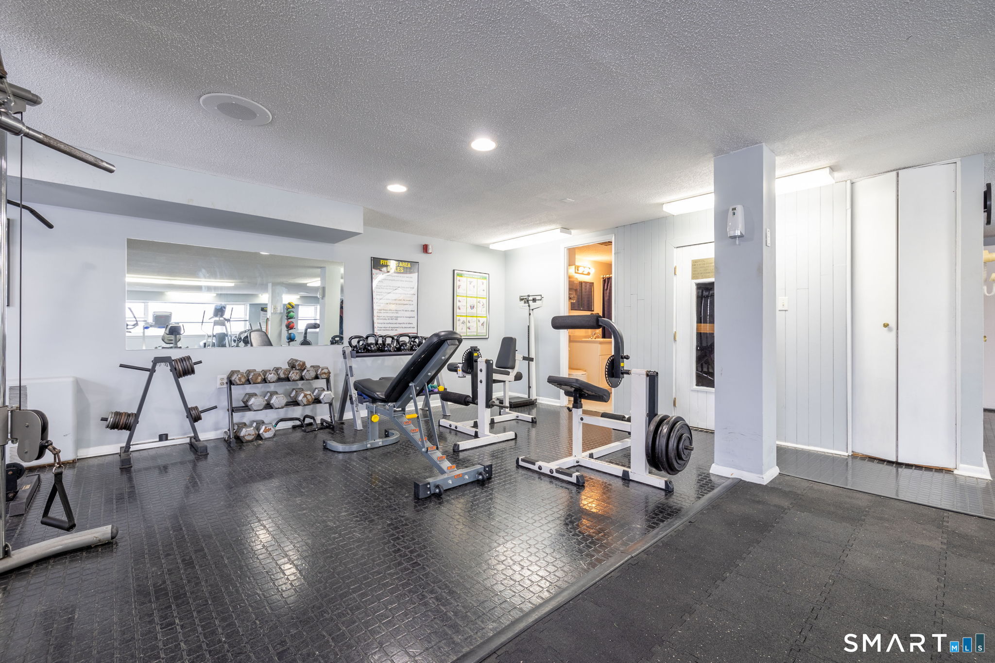 887 Farmington Avenue, #6F, West Hartford, CT 06119