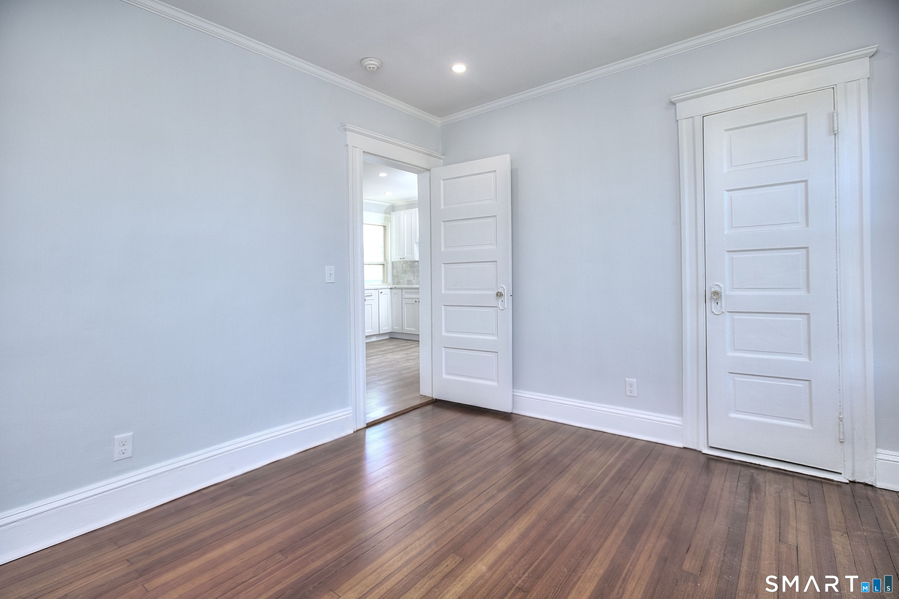2029 Kings Highway photo 27