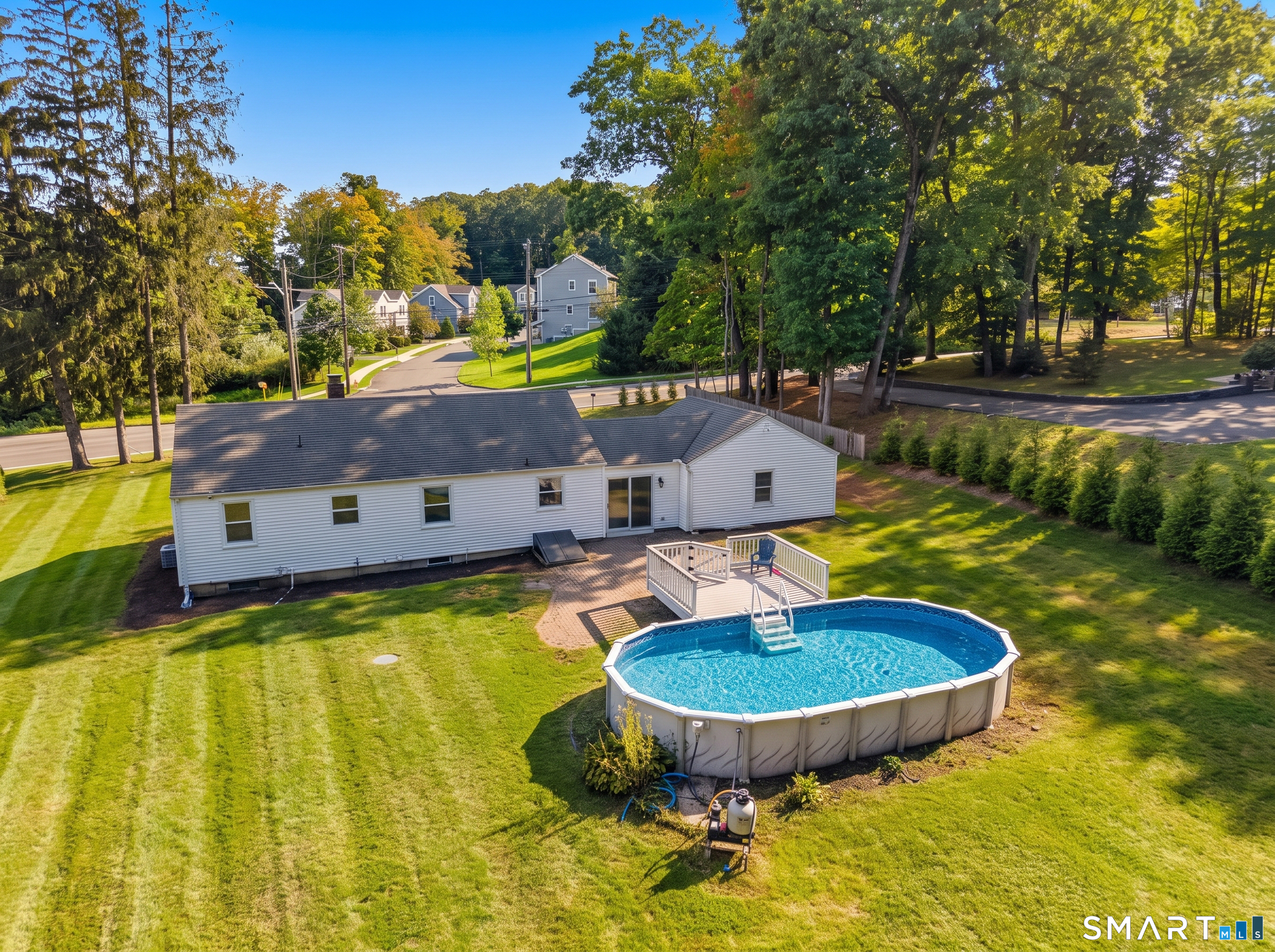 527 Clintonville Road photo 38
