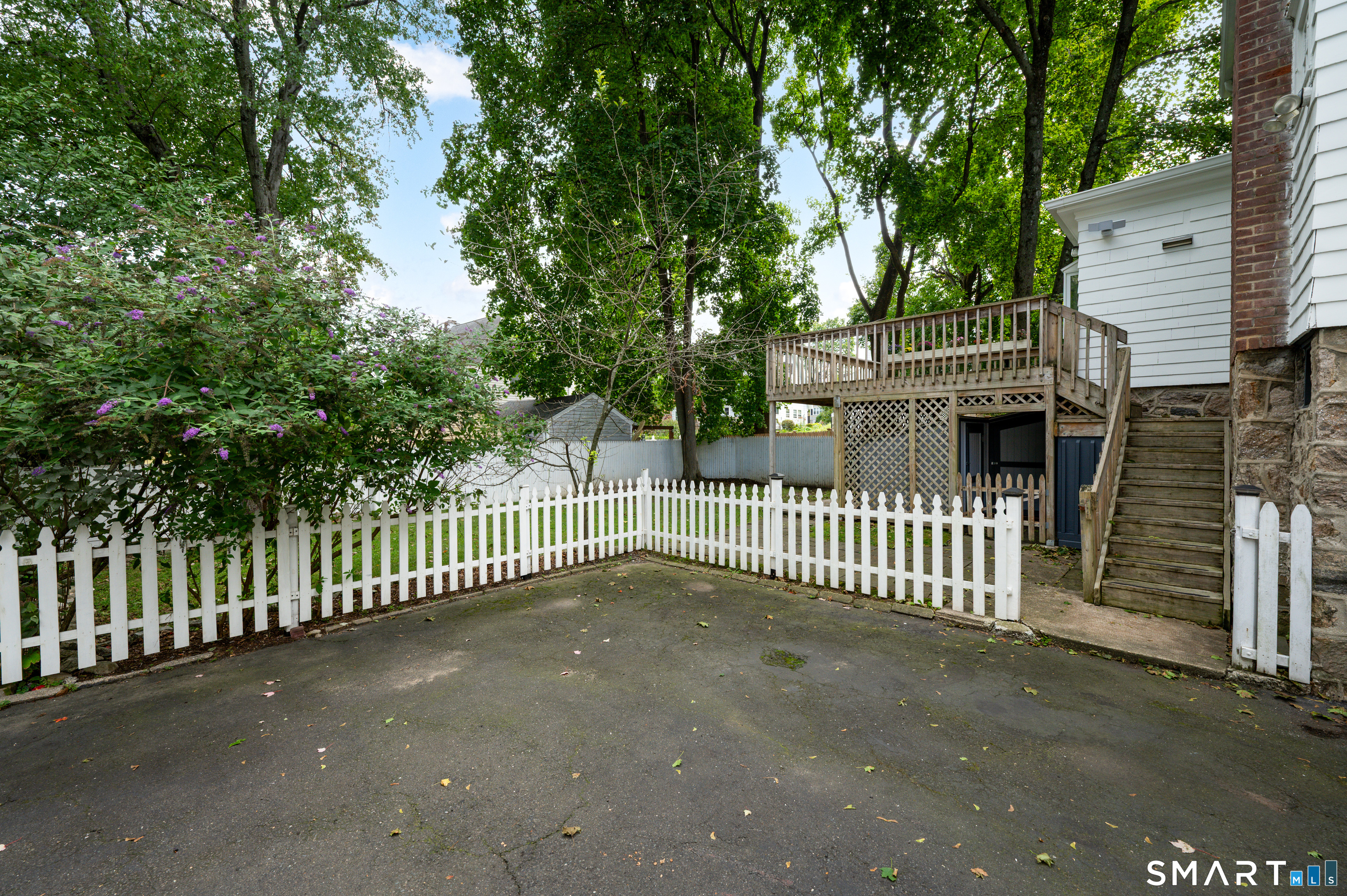 15 Brooklawn Avenue photo 29