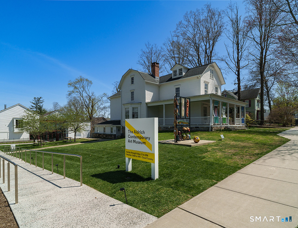 26 Abbott Avenue photo 38
