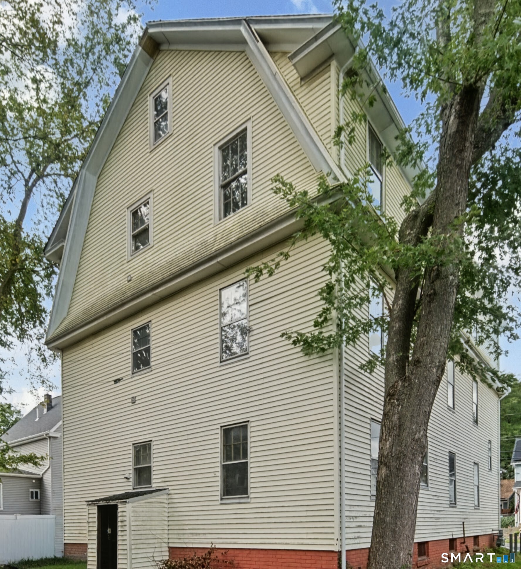Photo 2 of Multi family home for sale at 32 Wood St, Meriden, CT 06451 | MLS# 24206704 | Listing updated on 2026-10-02