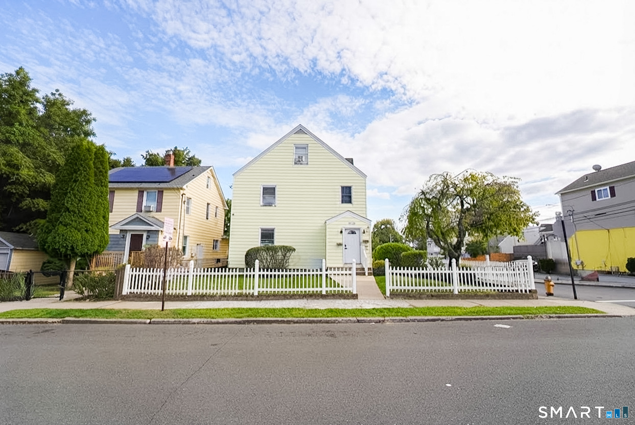 57-59 Fairview Avenue photo 4