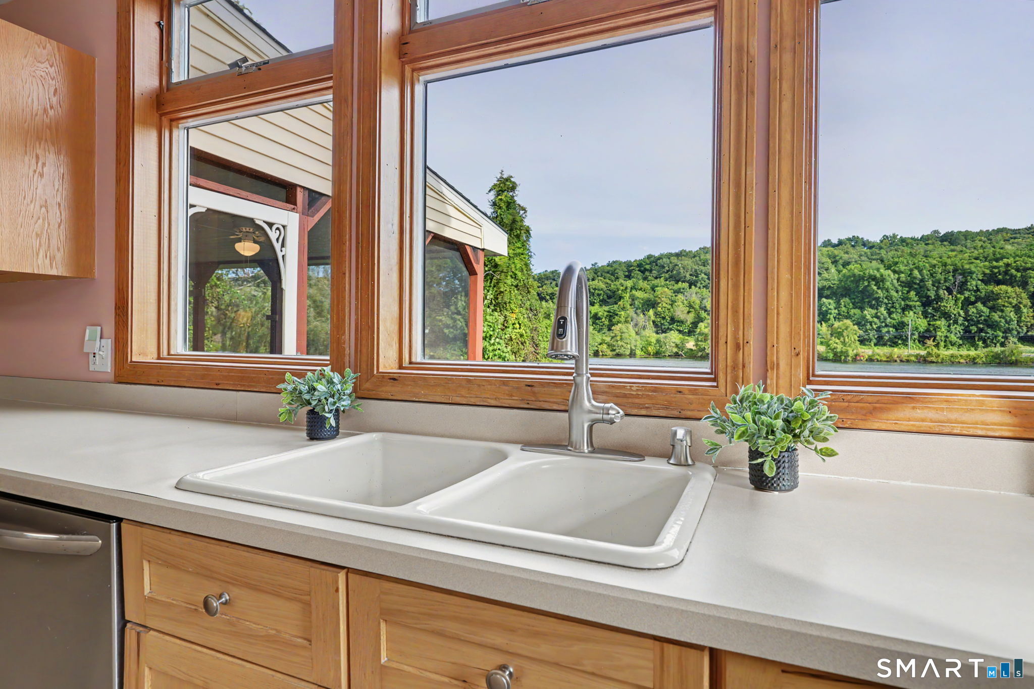 Foto 7 de Casa en venta en 60 Housatonic Drive, Newtown, CT — $925,000