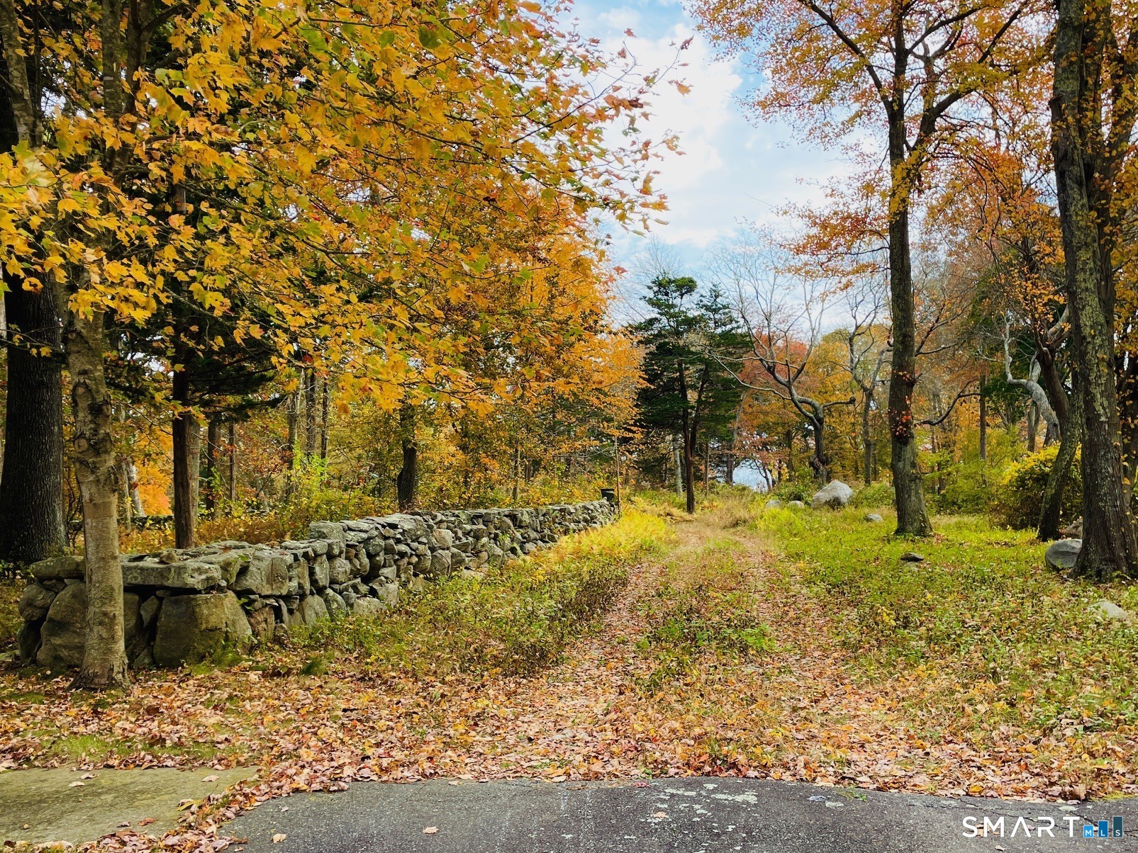 16 Bittersweet Way, Stonington, CT 06378
