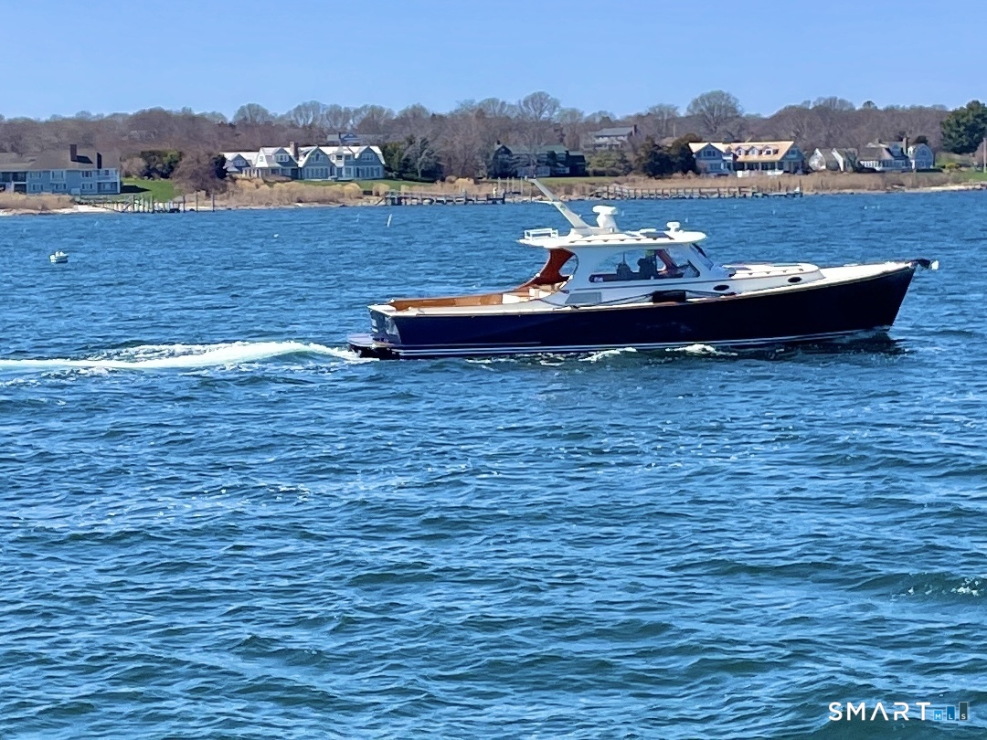 16 Bittersweet Way, Stonington, CT 06378
