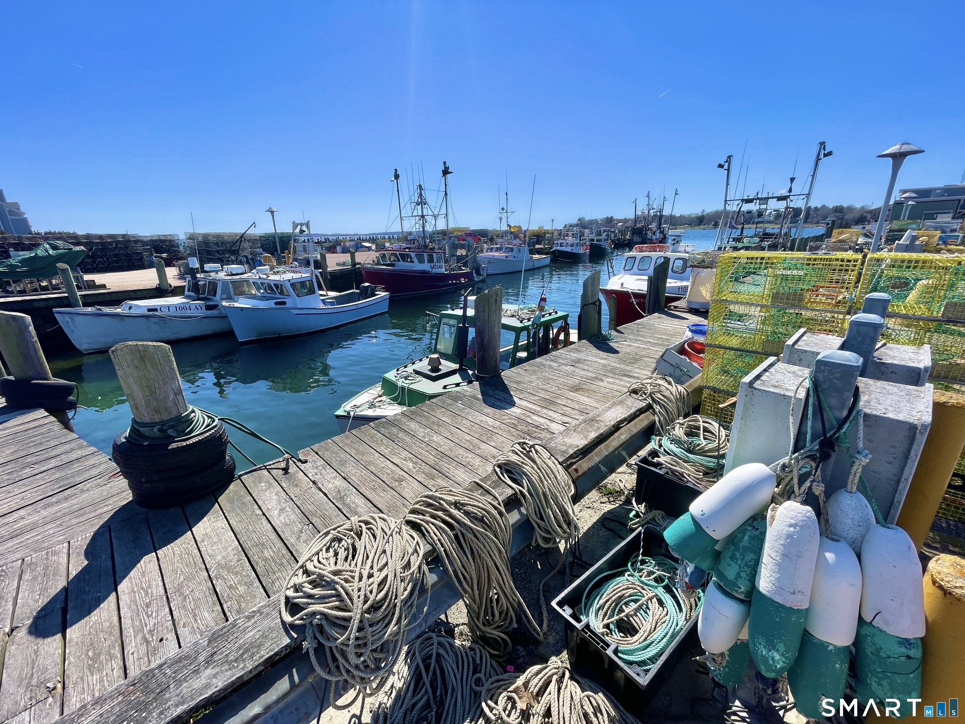 16 Bittersweet Way, Stonington, CT 06378