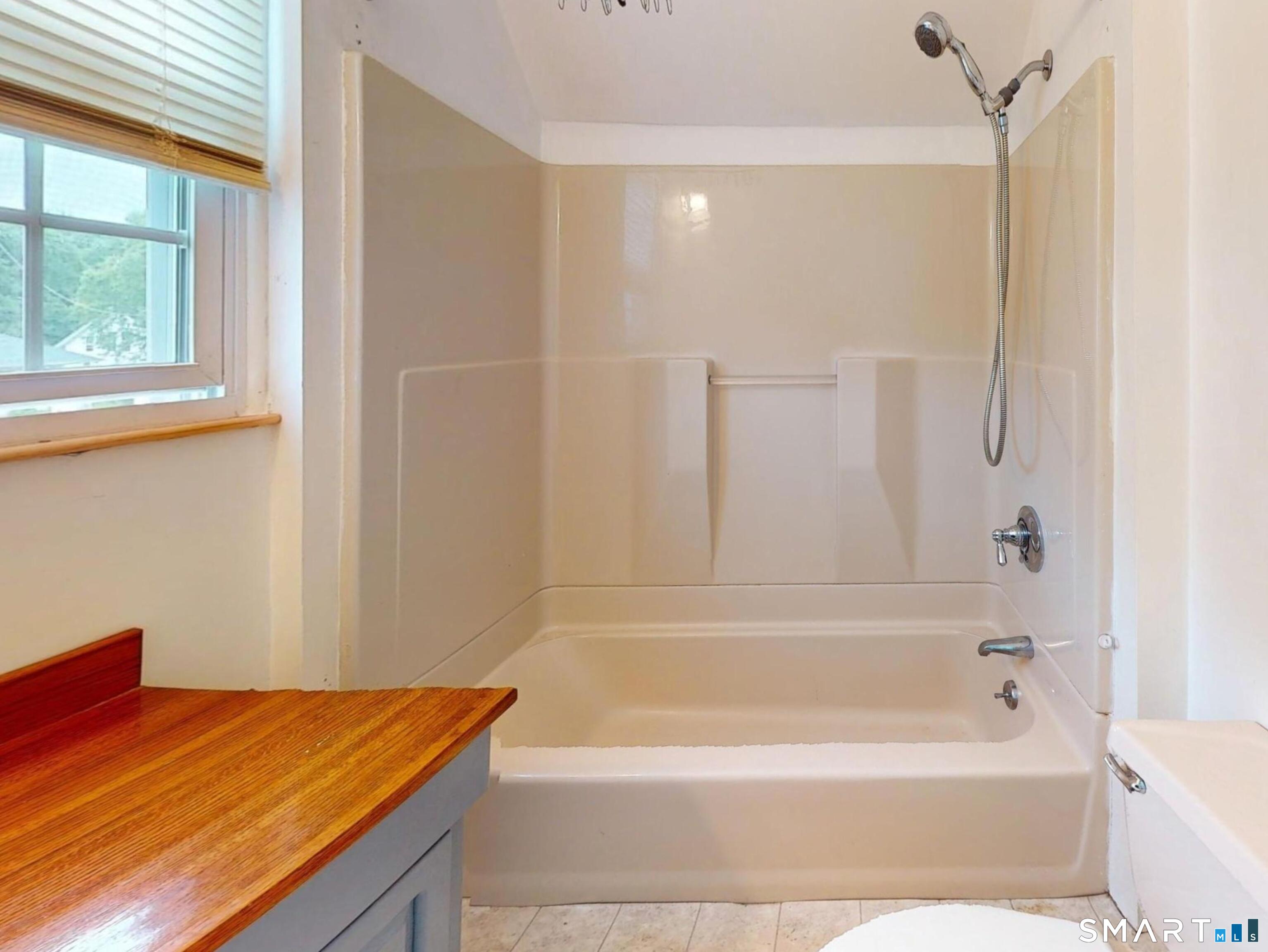 39 Geer Avenue photo 26