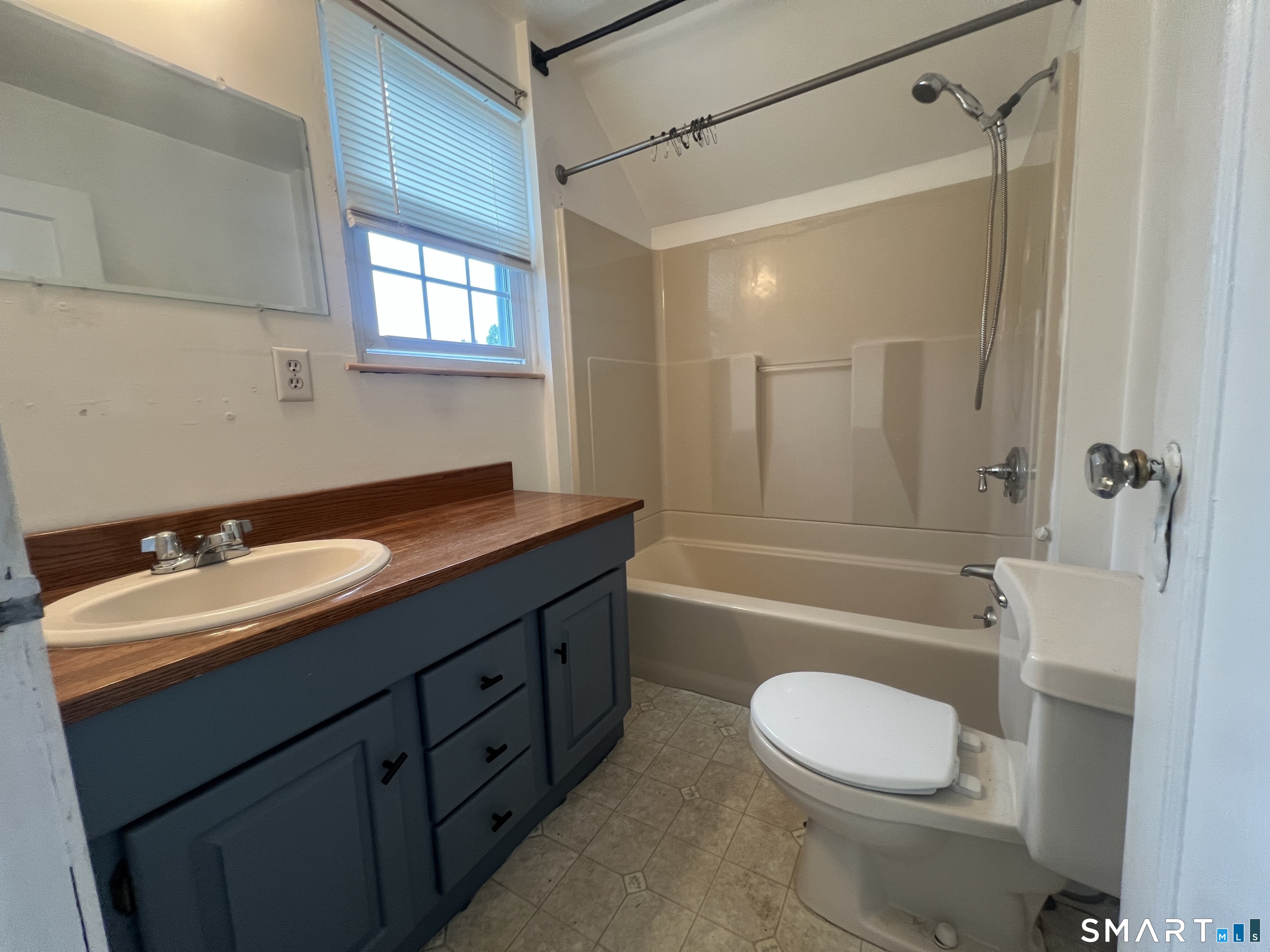 39 Geer Avenue photo 24