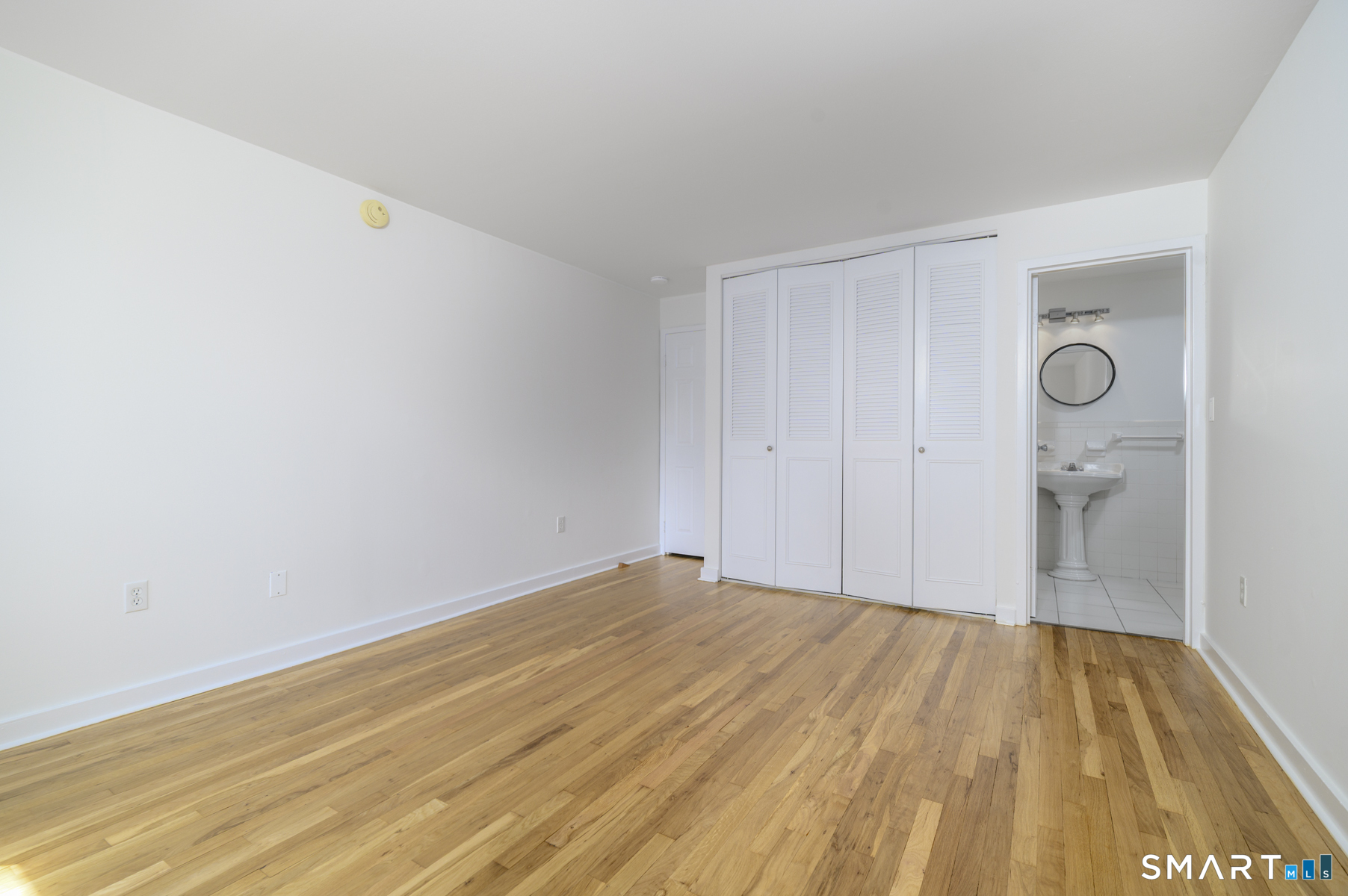 160 Fairfield Woods Road Unit #66 photo 18