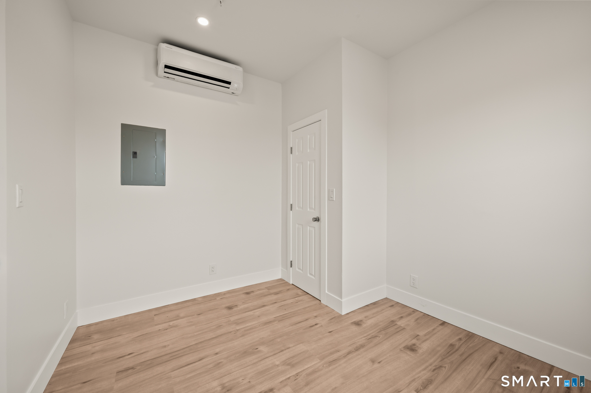 542 Main Street Unit #3B photo 9