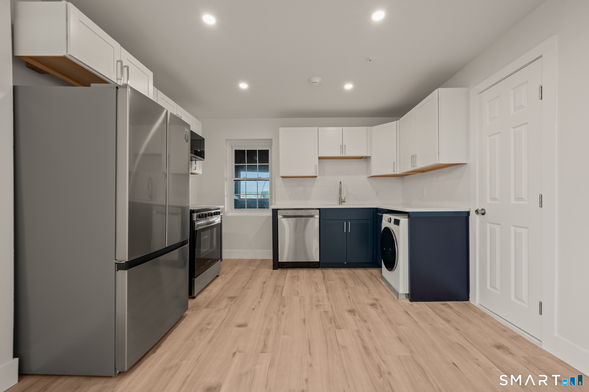 542 Main Street Unit #3B photo 3
