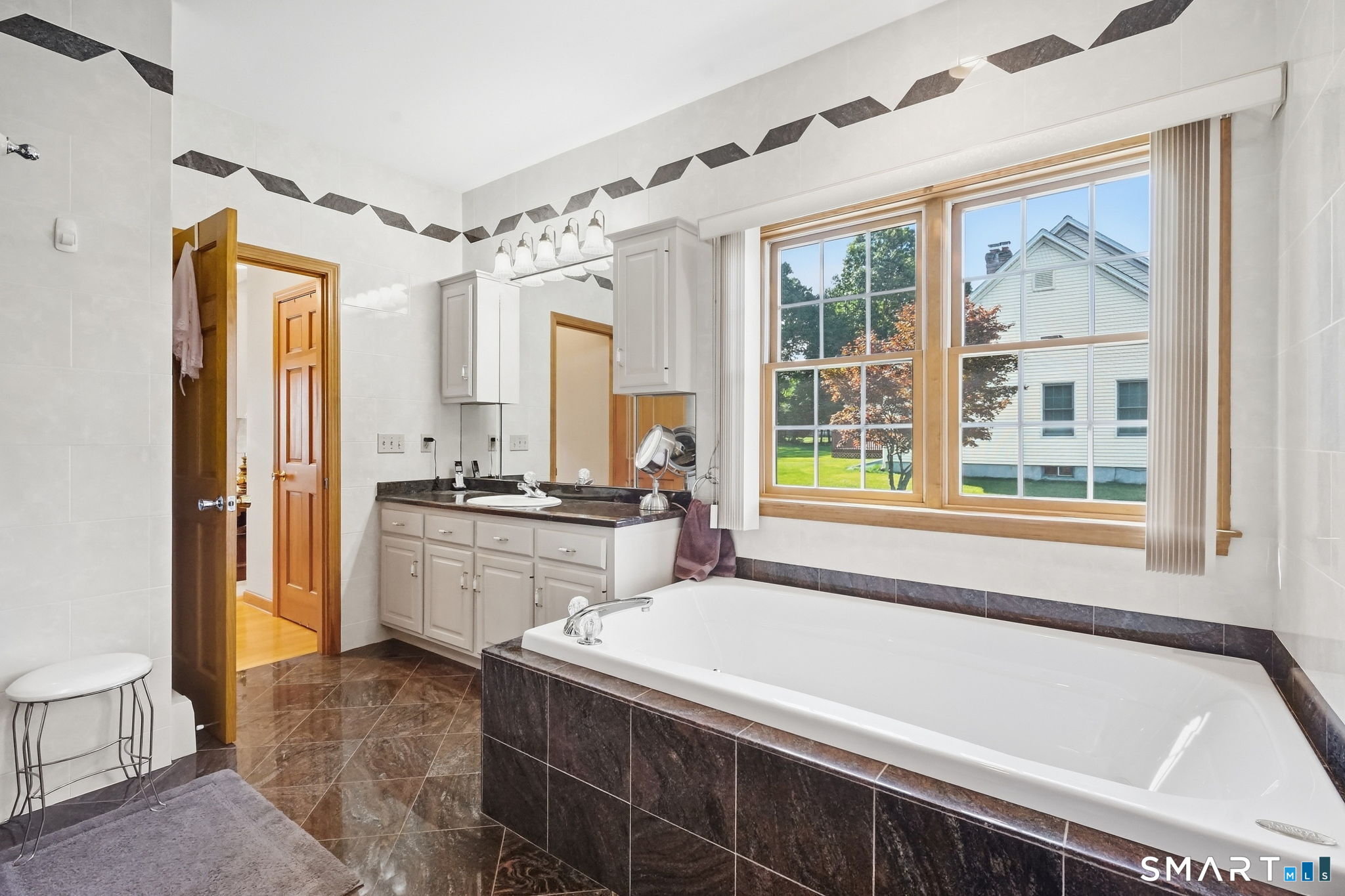35 Gilbert Lane photo 22