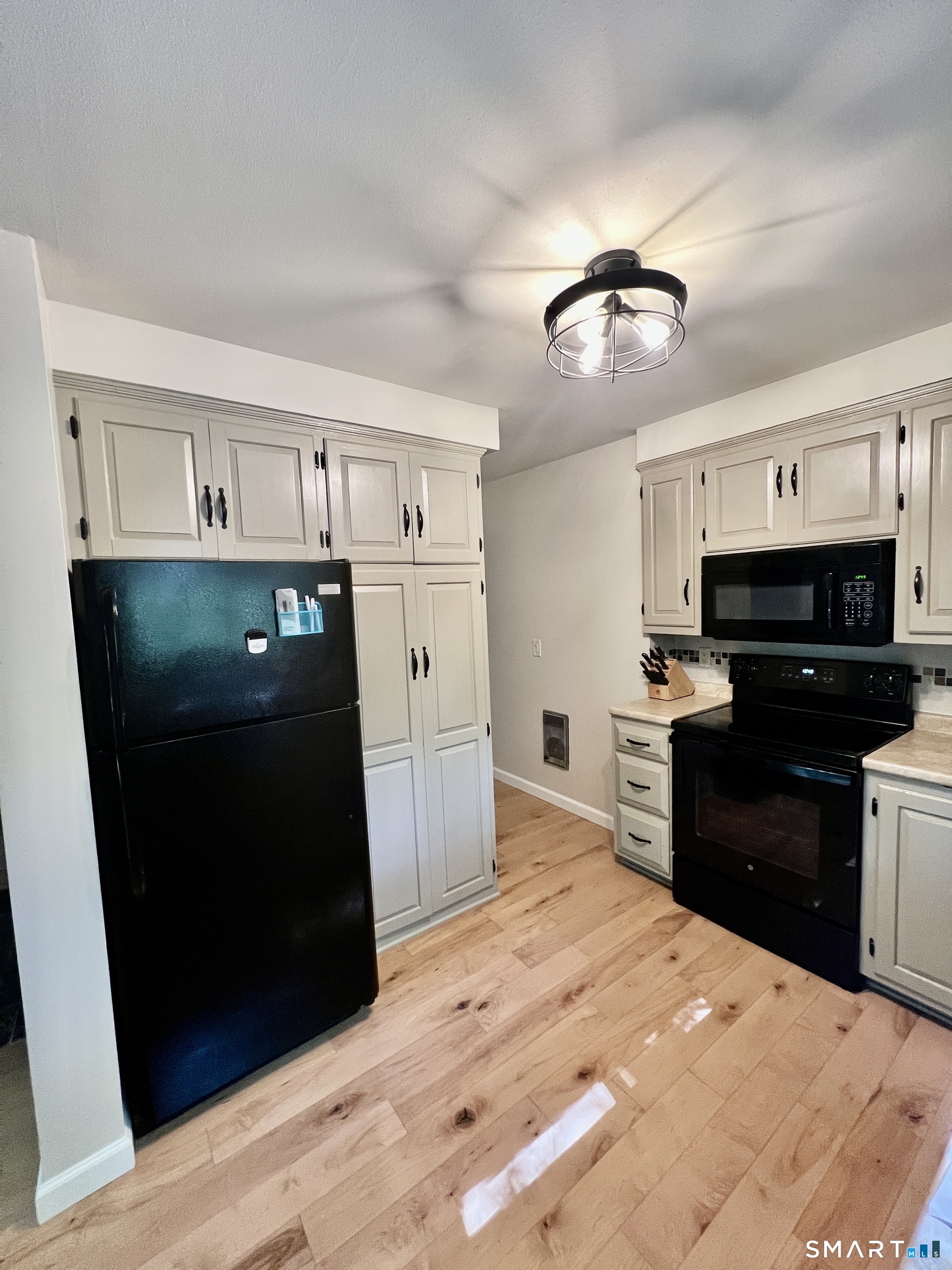 212 Ledge Drive photo 9