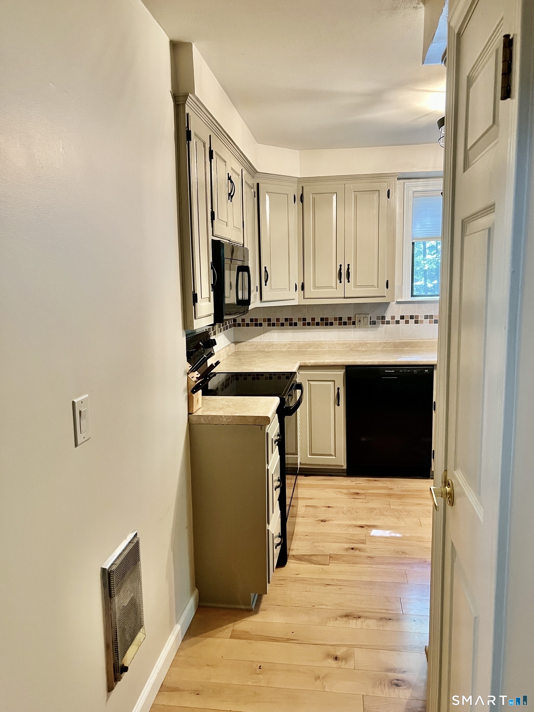 212 Ledge Drive photo 10