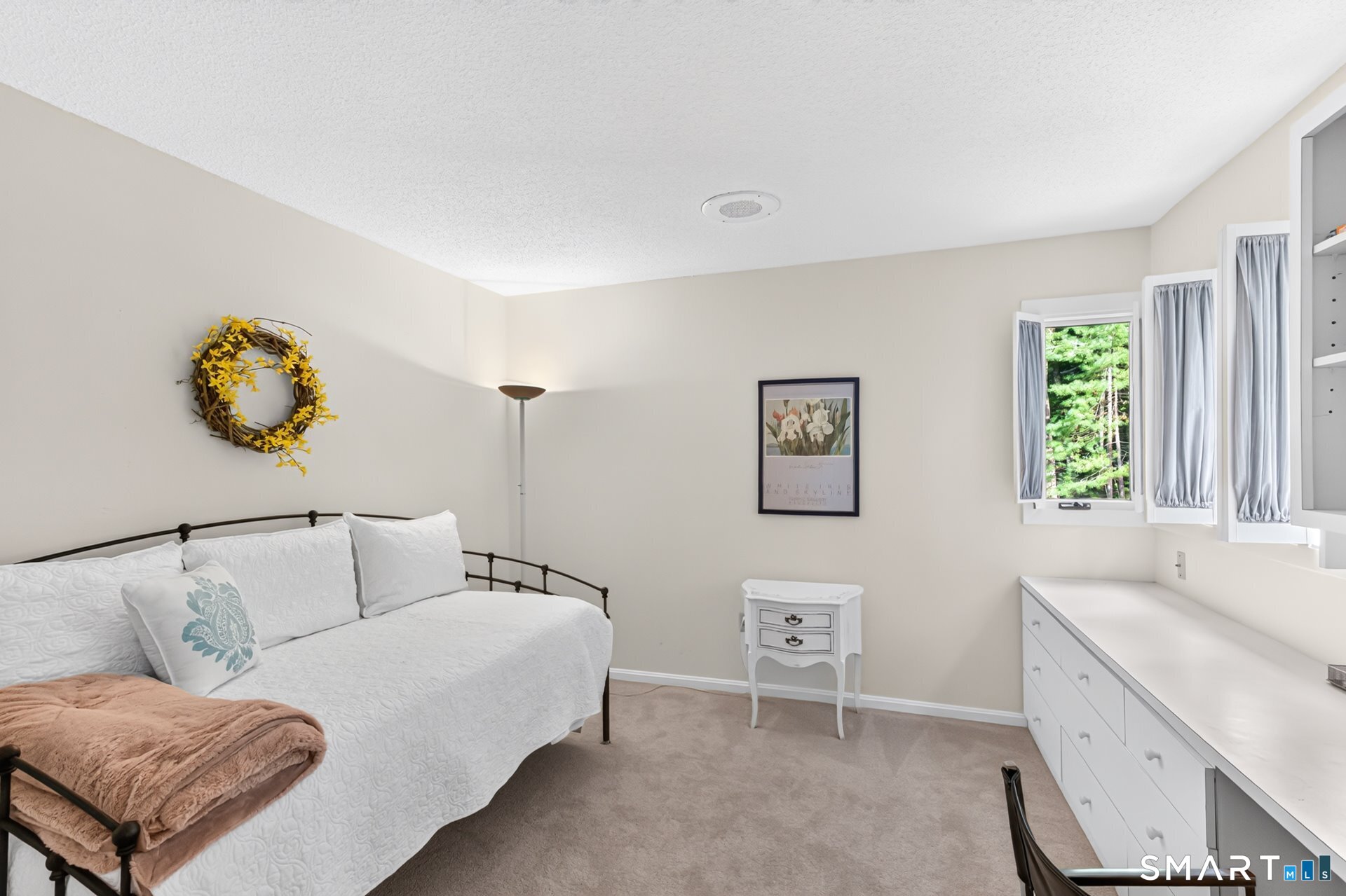 12 Hawley Hill Road photo 32