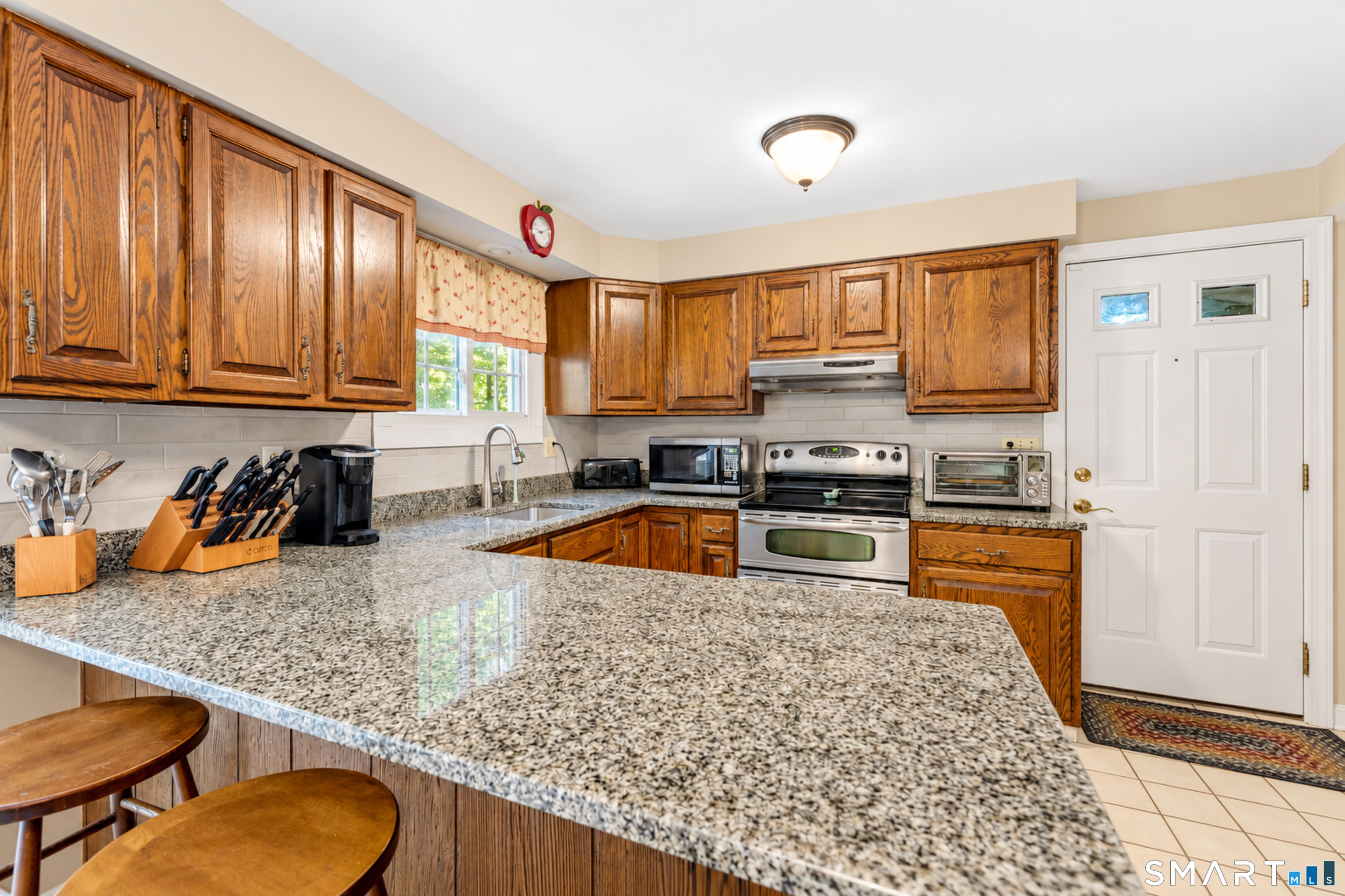 21 Perkins Drive photo 4