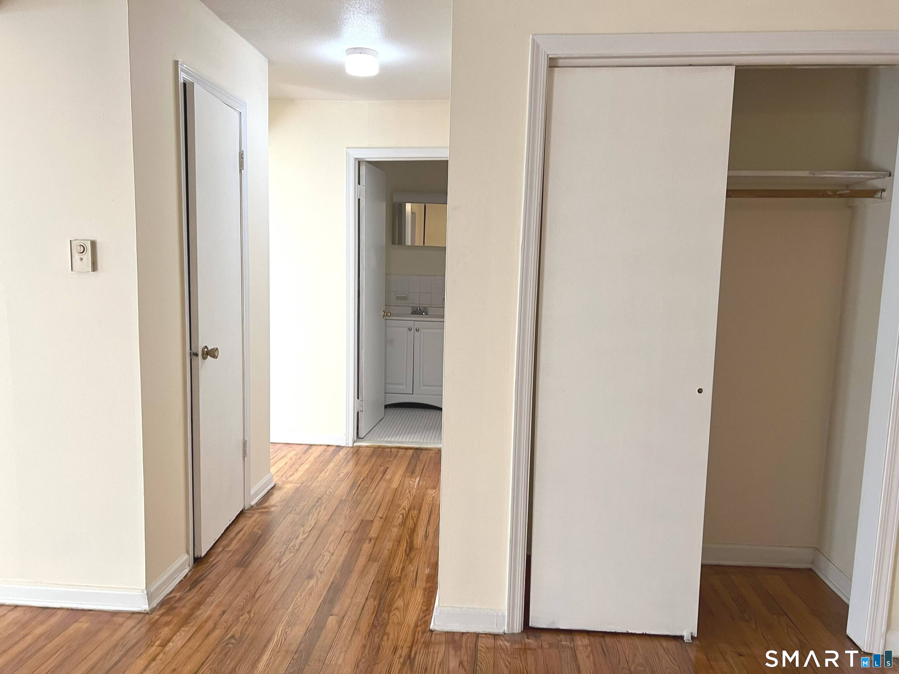 1044 Campwelll Avenue Unit #4A photo 2