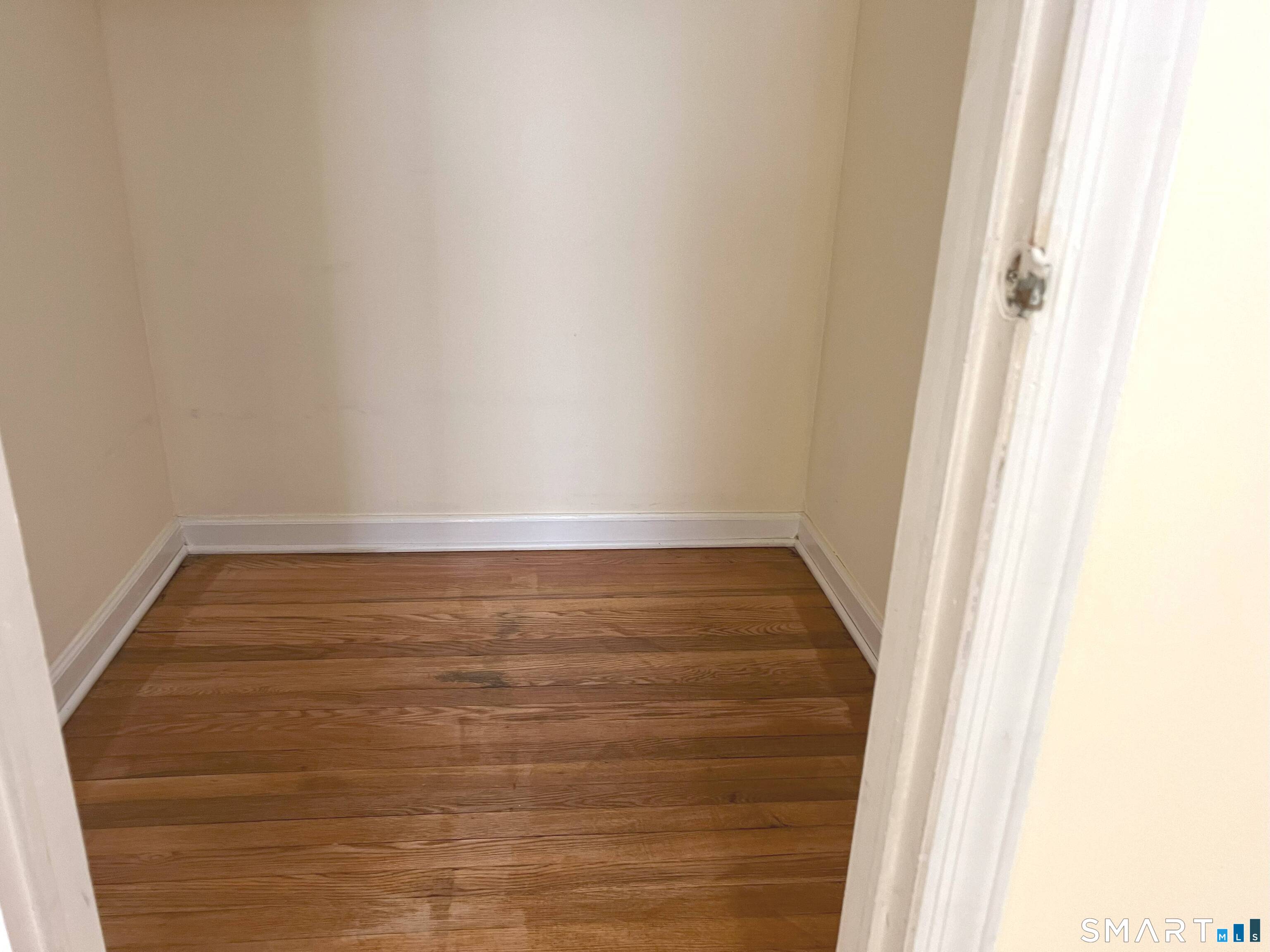 1044 Campwelll Avenue Unit #4A photo 3