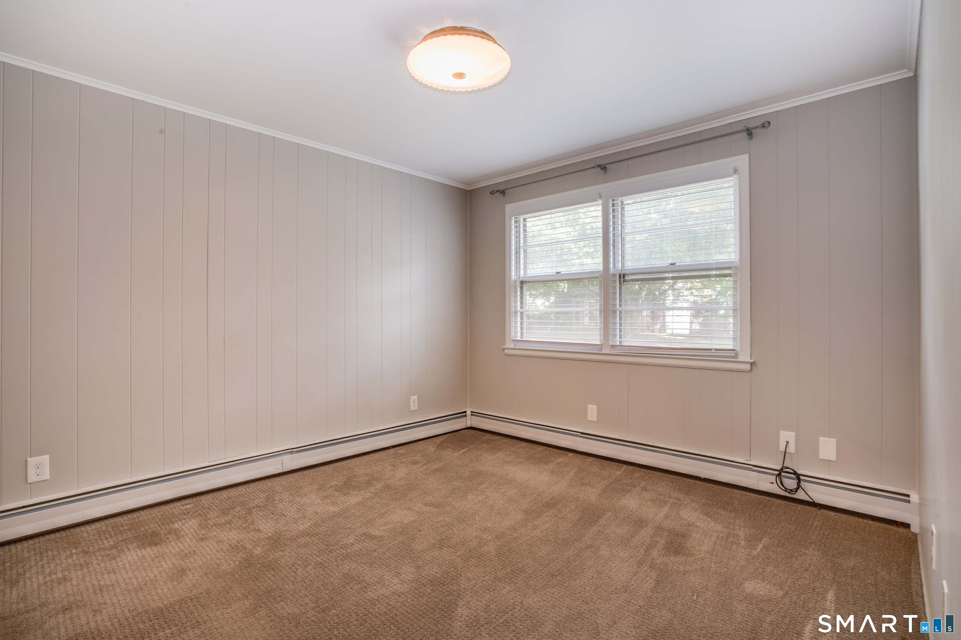 157 Quaker Lane South photo 17
